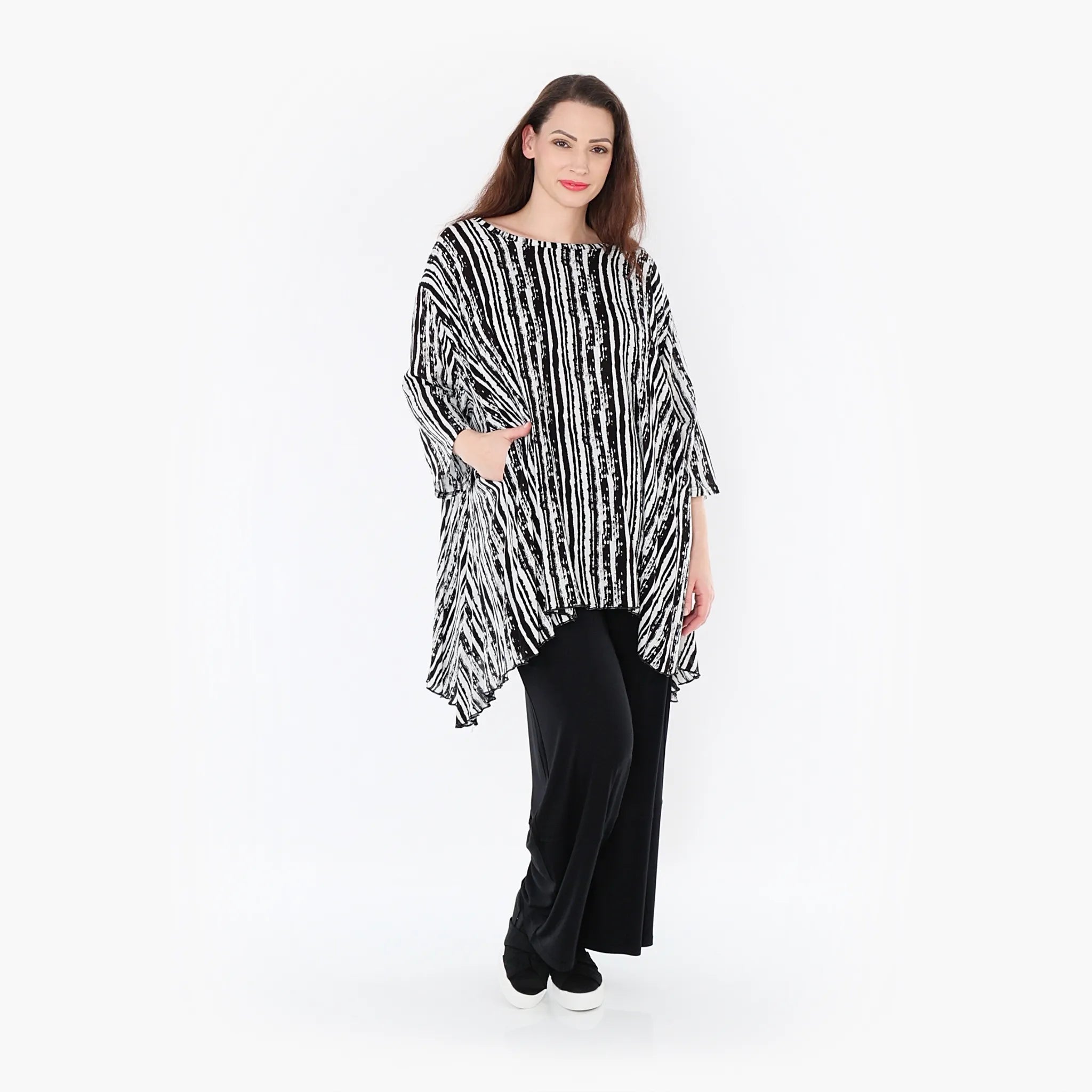 AKH 593 Big Shirt, Black and White