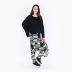 AKH 6992 Trousers, Black-Ecru
