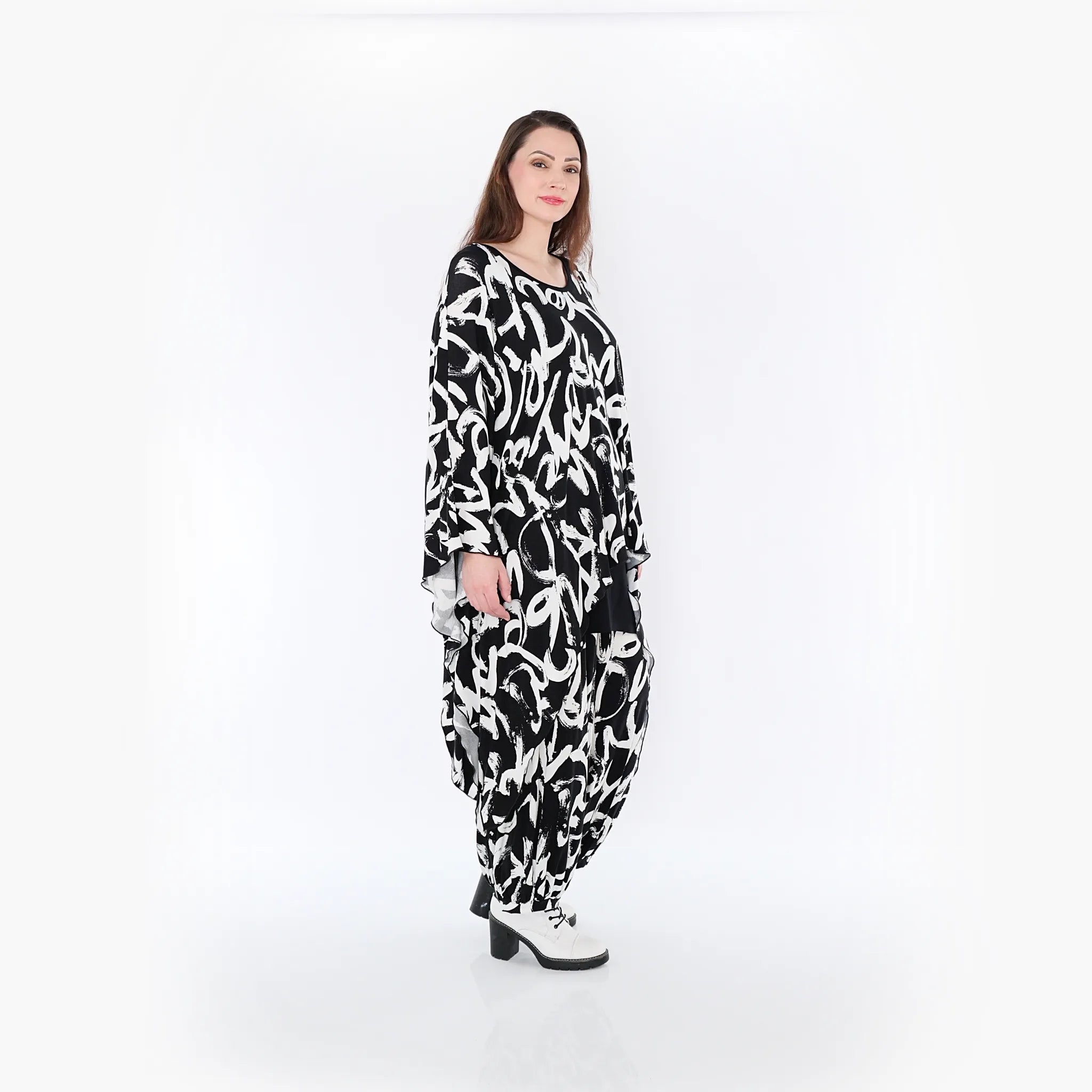 AKH 7026 Big Shirt, Black and White
