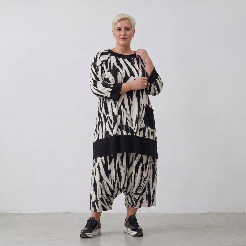 AKH 7021 Big Shirt, White-Black