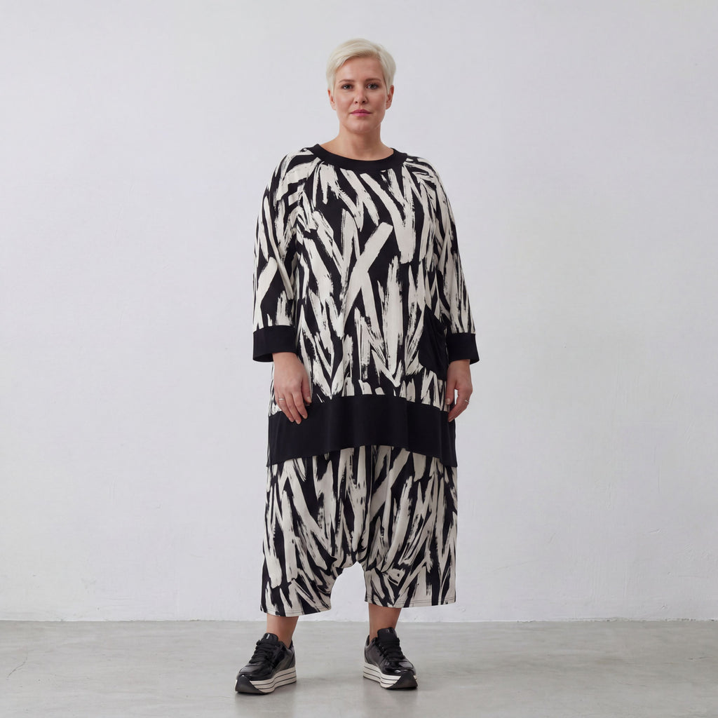 AKH 7021 Big Shirt, White-Black