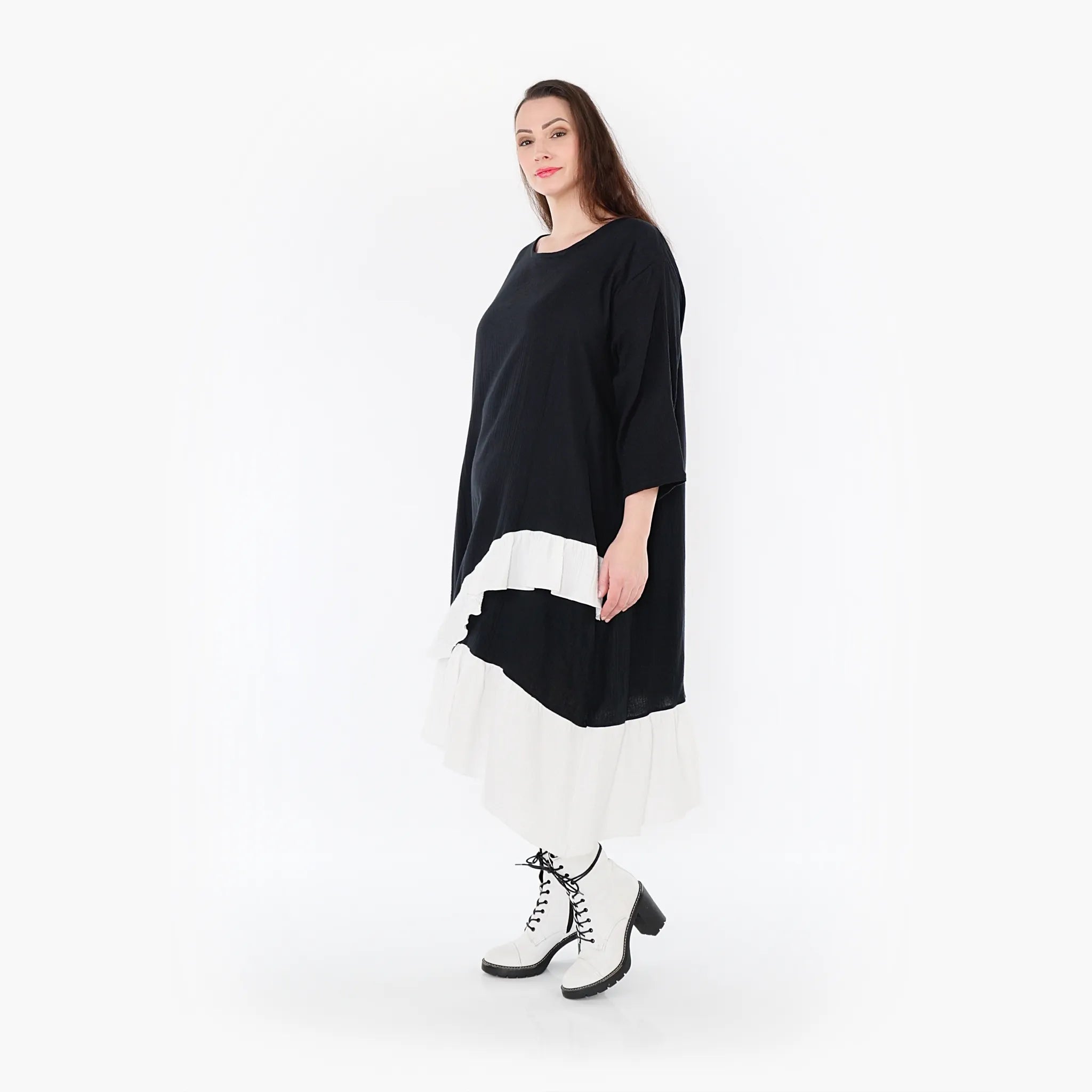 AKH 7024 Dress, Black and White