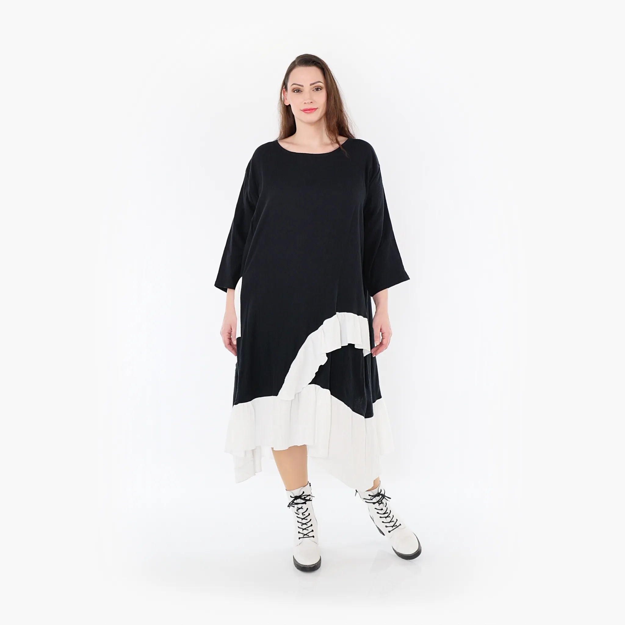 AKH 7024 Dress, Black and White