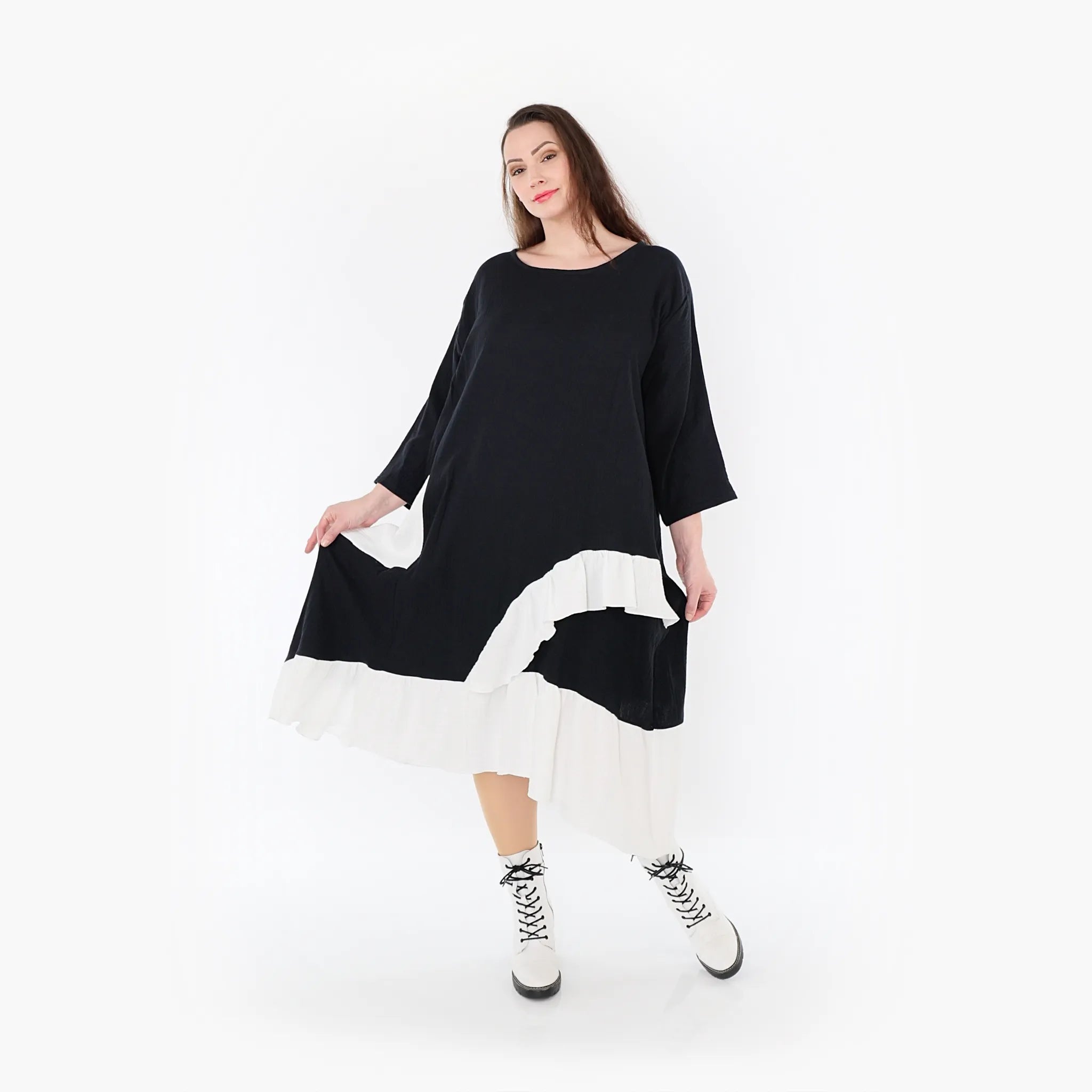AKH 7024 Dress, Black and White