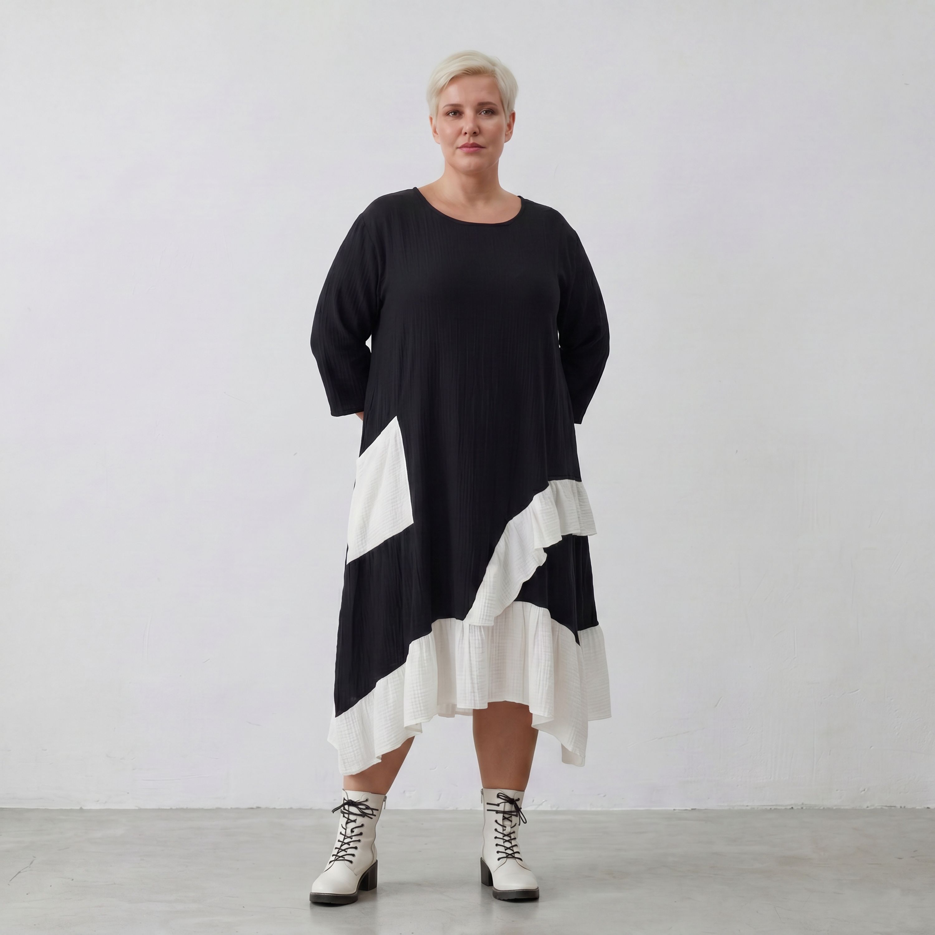 Robe AKH 7024, noire et blanche