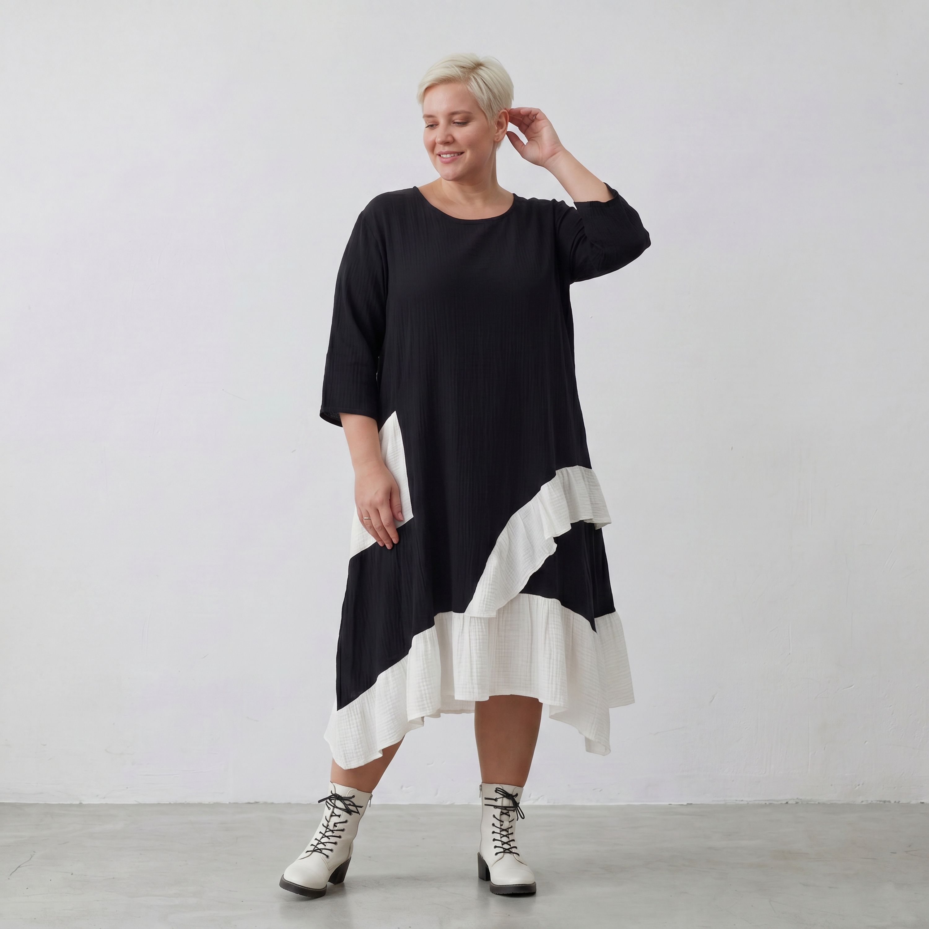 Robe AKH 7024, noire et blanche