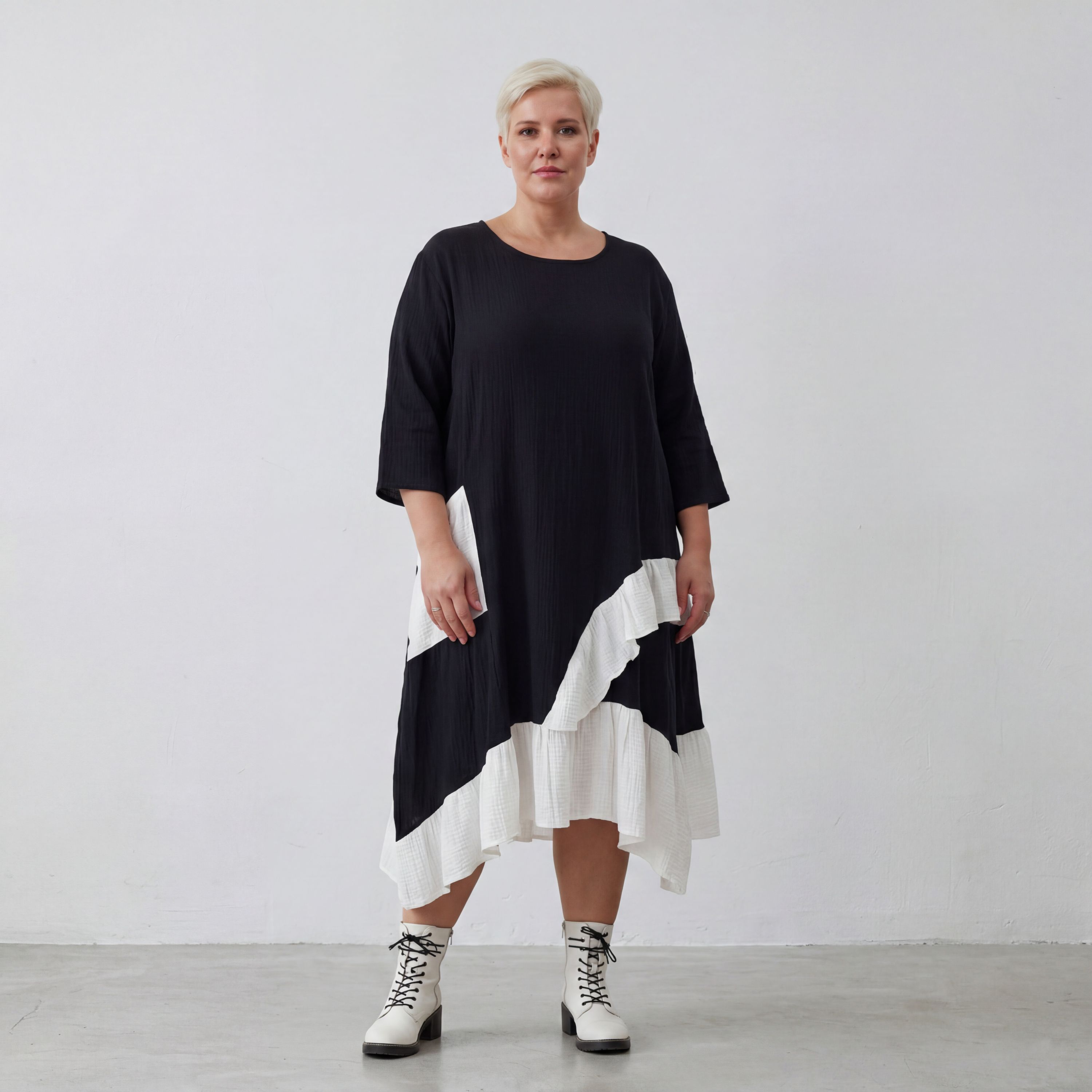 Robe AKH 7024, noire et blanche
