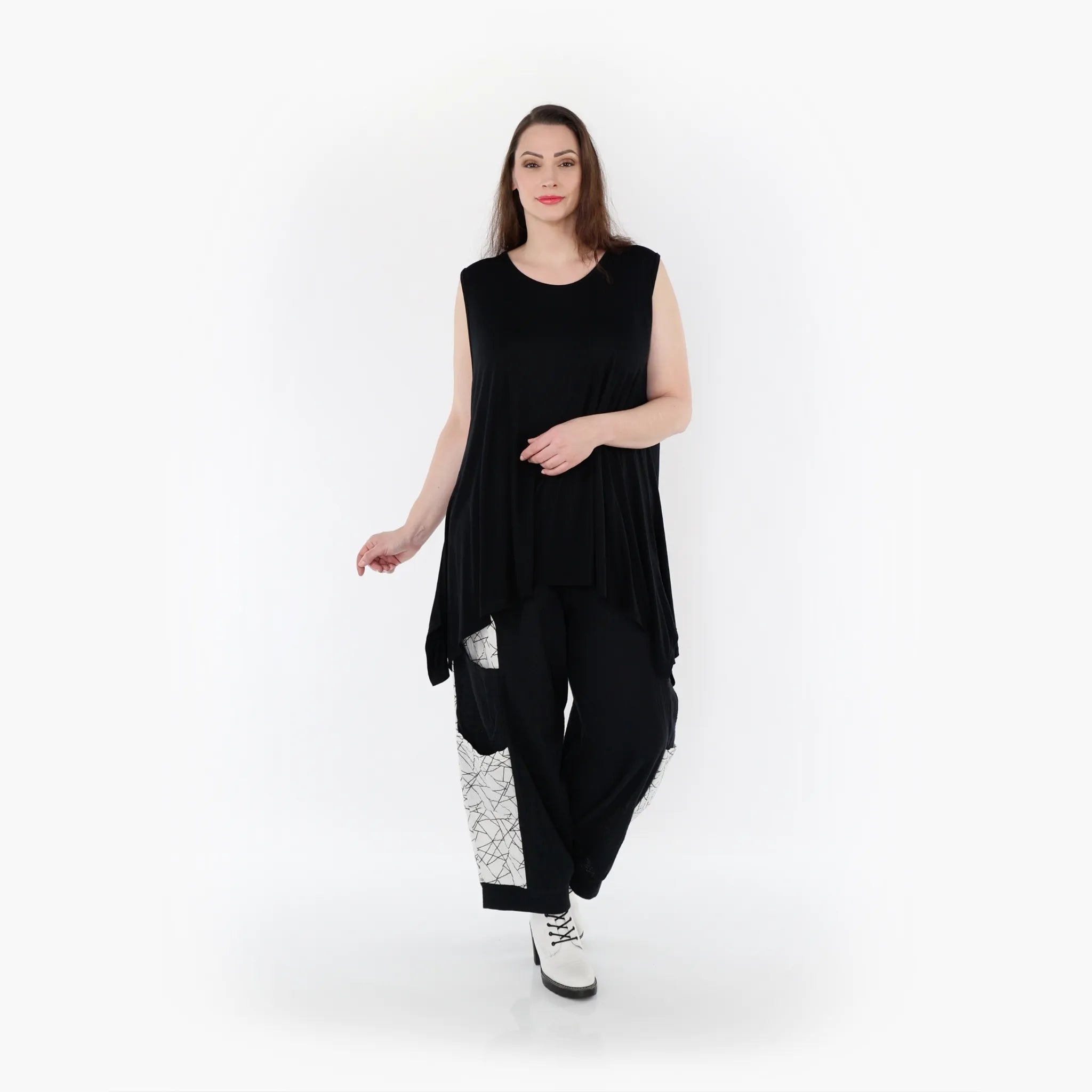AKH 6556 Trousers, Black and White