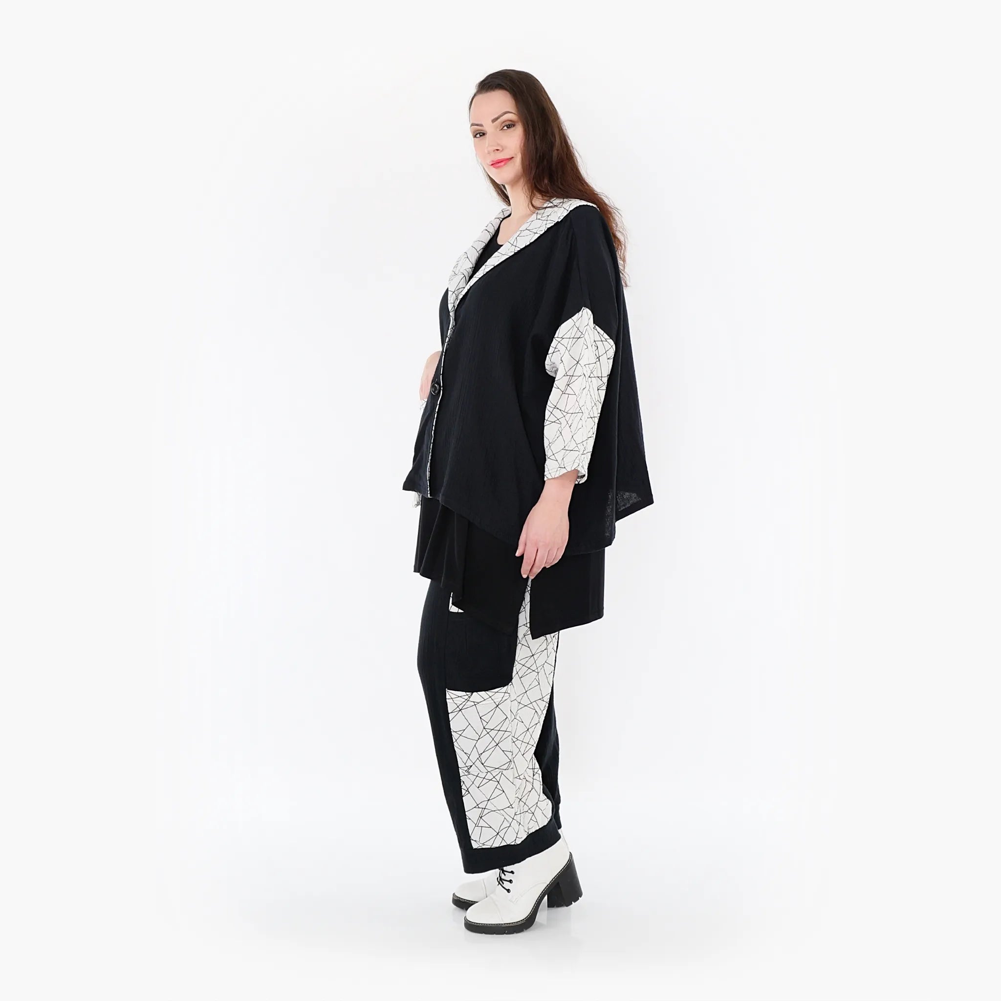 AKH 7025 Jacket, Black and White