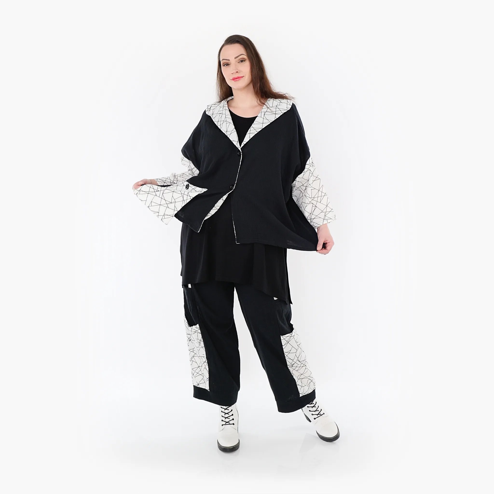 AKH 7025 Jacket, Black and White
