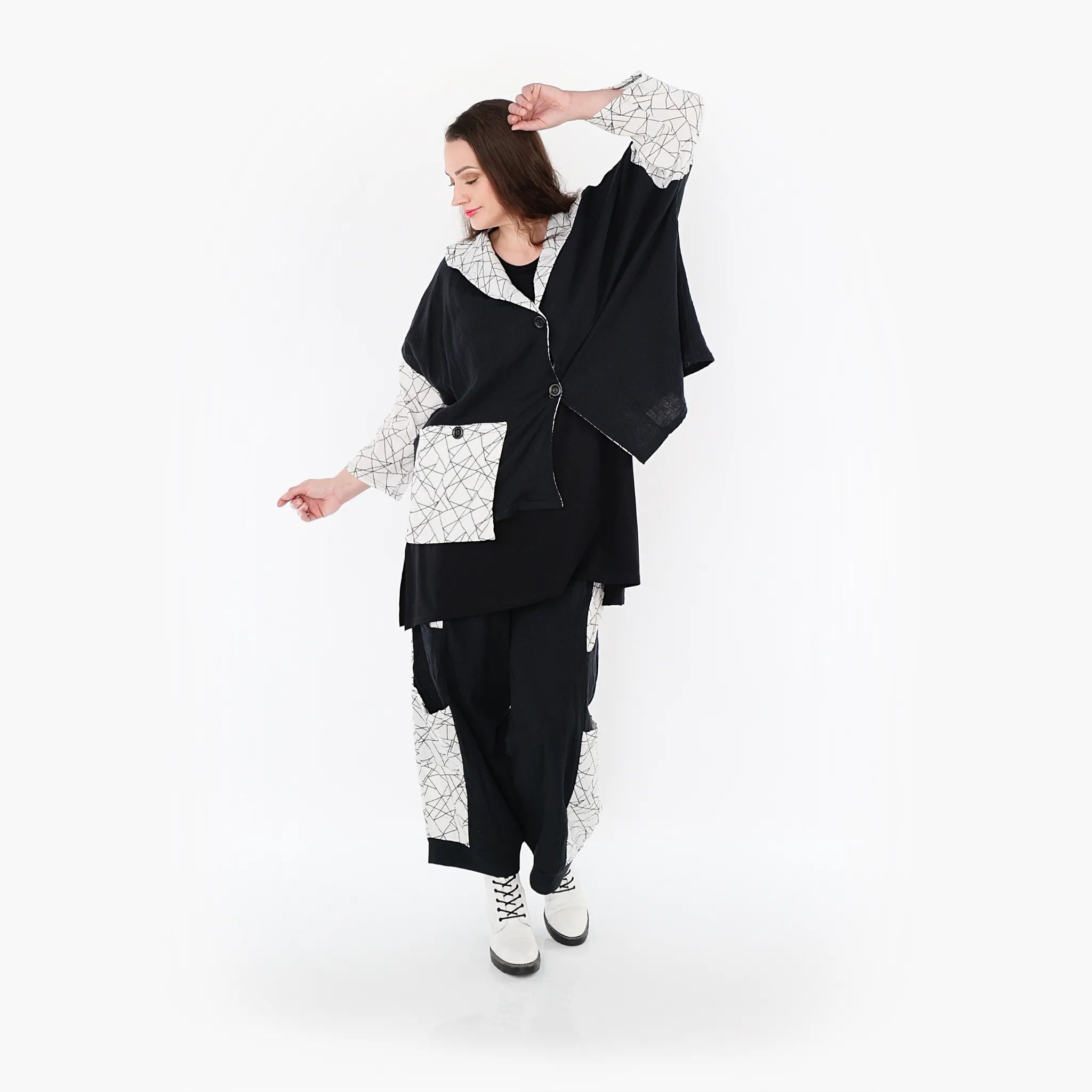 AKH 7025 Jacket, Black and White