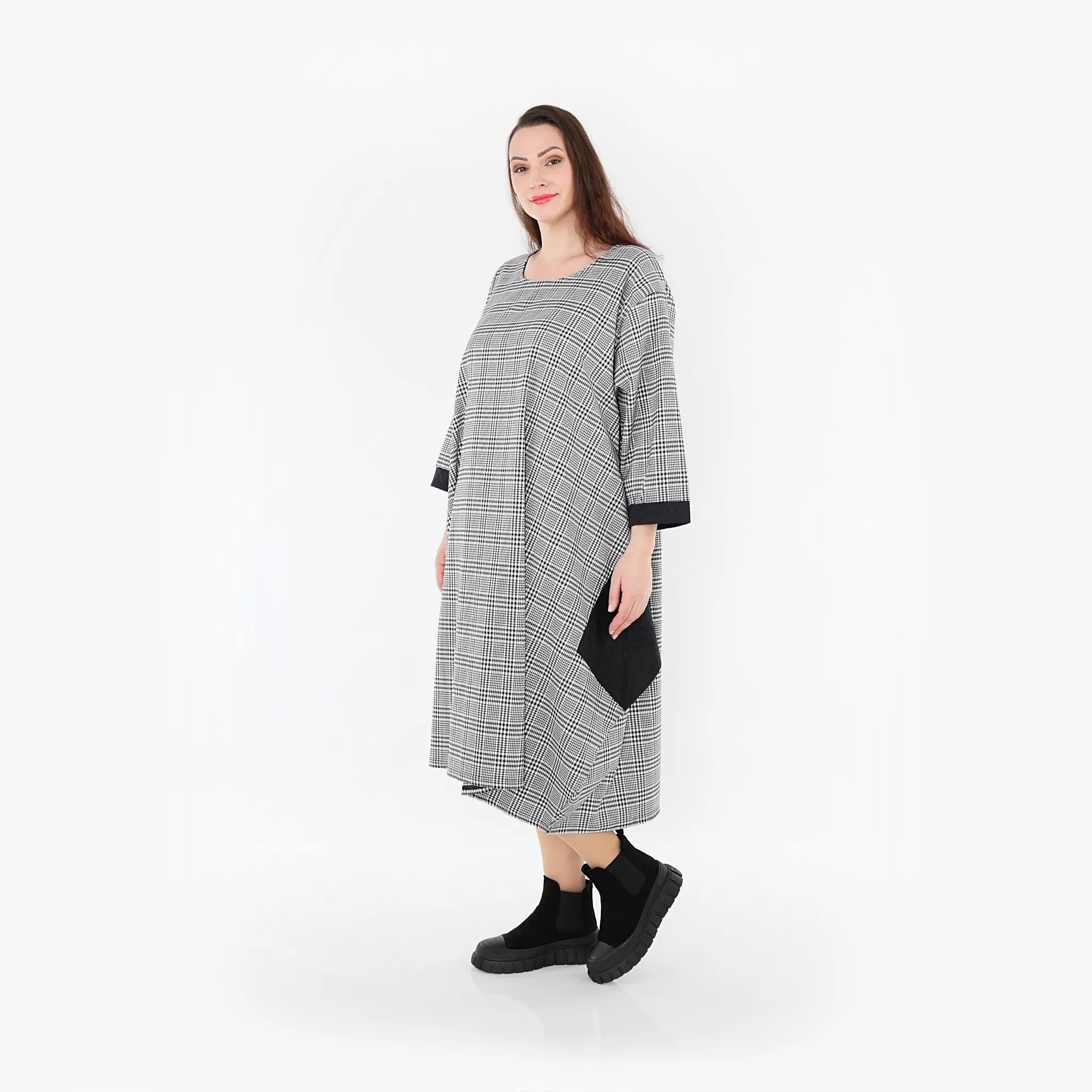 Robe AKH 2088, noire et blanche