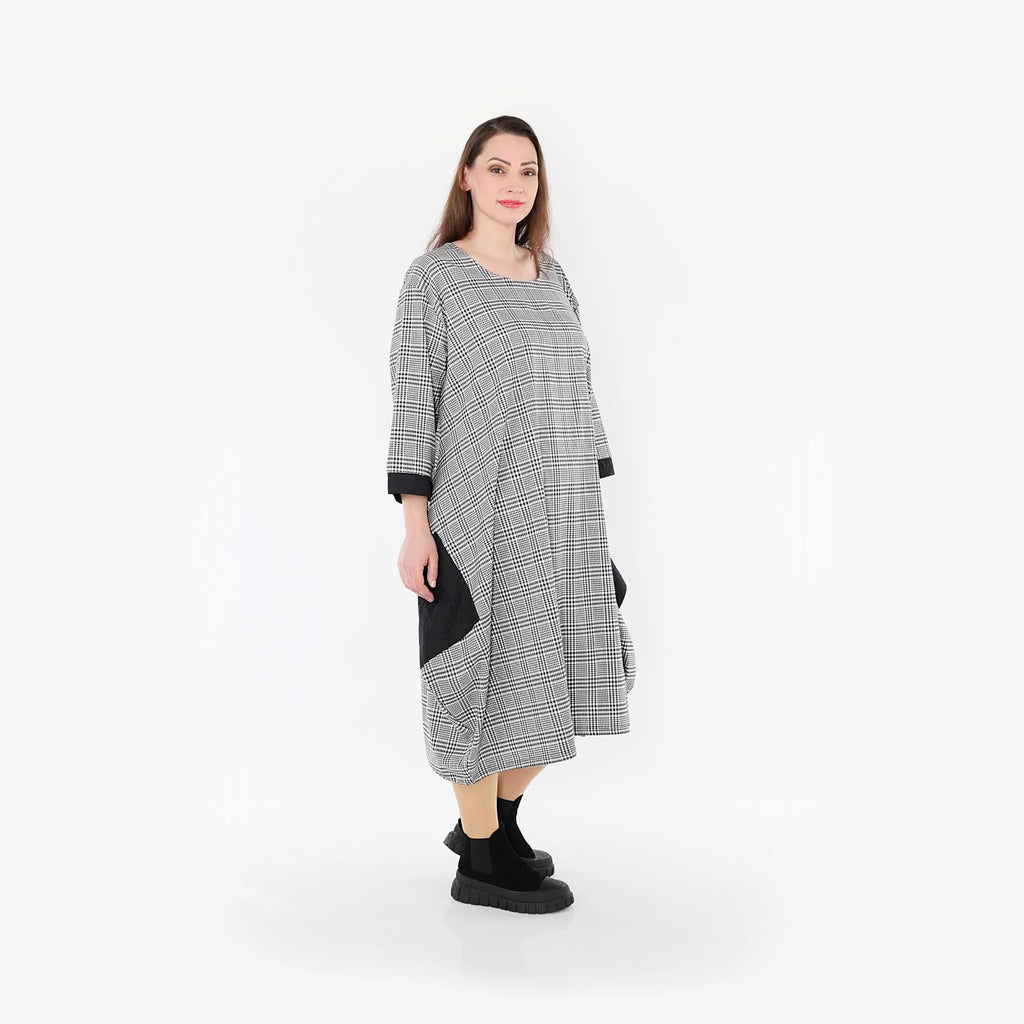 Robe AKH 2088, noire et blanche