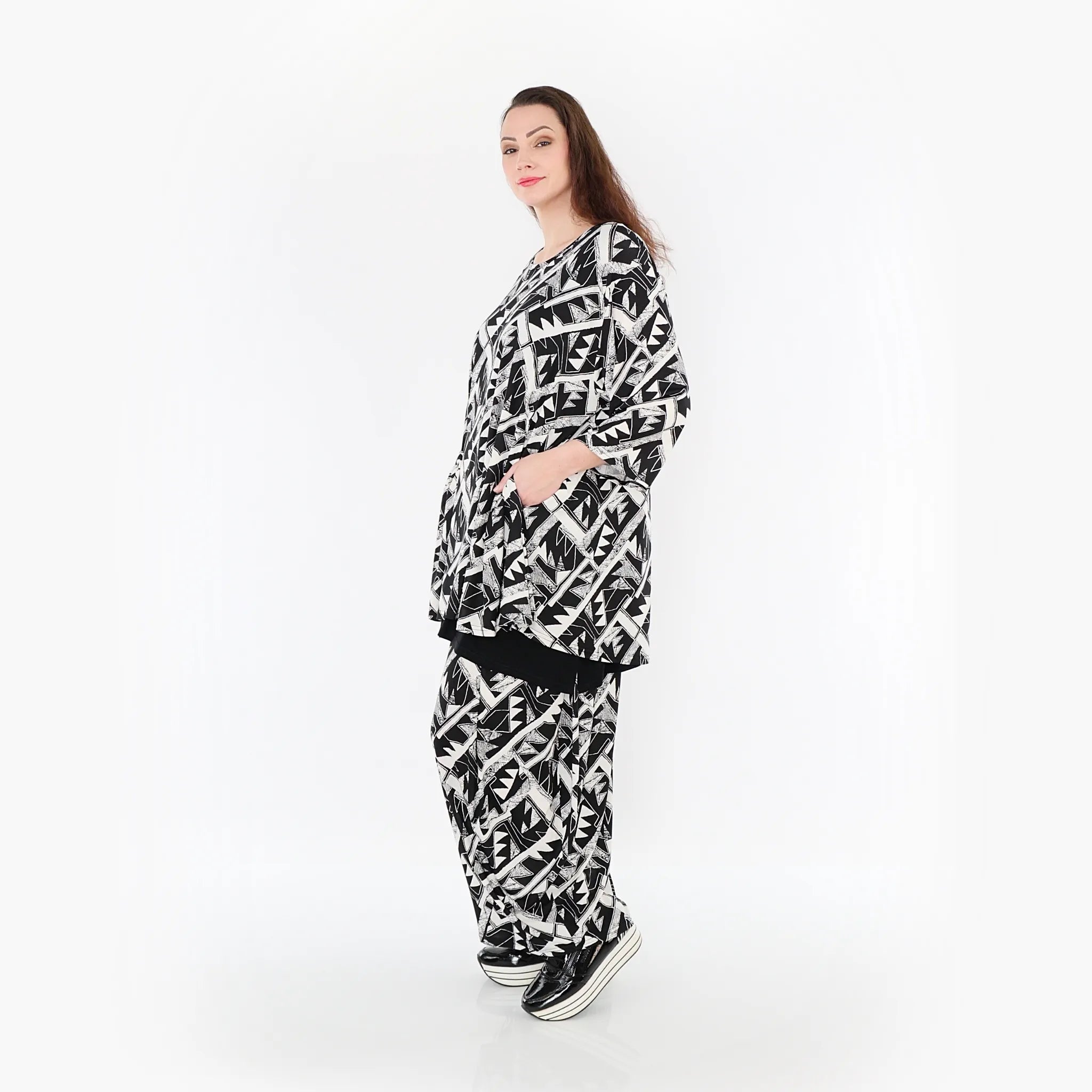 Chemise grande taille AKH Fashion 1892, noire et blanche