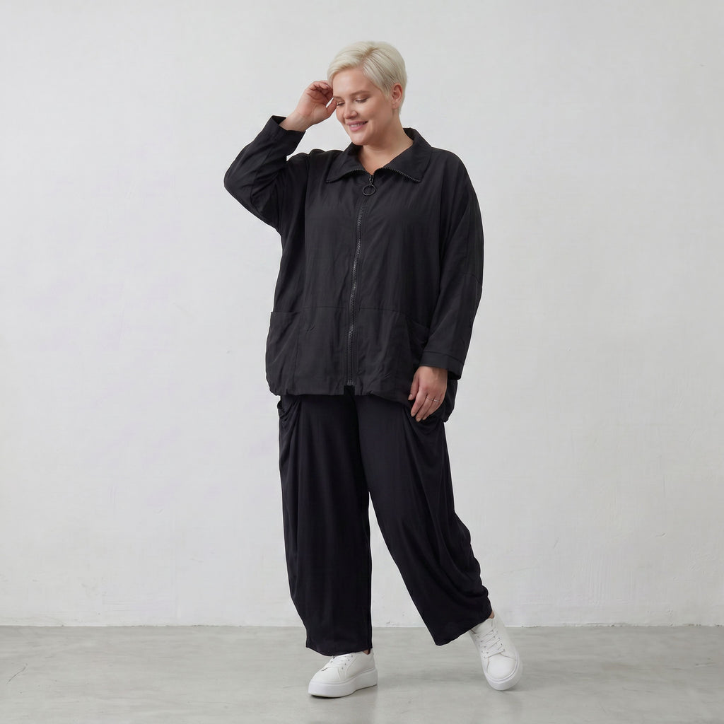 Leichte Memorytaft-Jacke mit Stehkragen in zeitlosem Schwarz