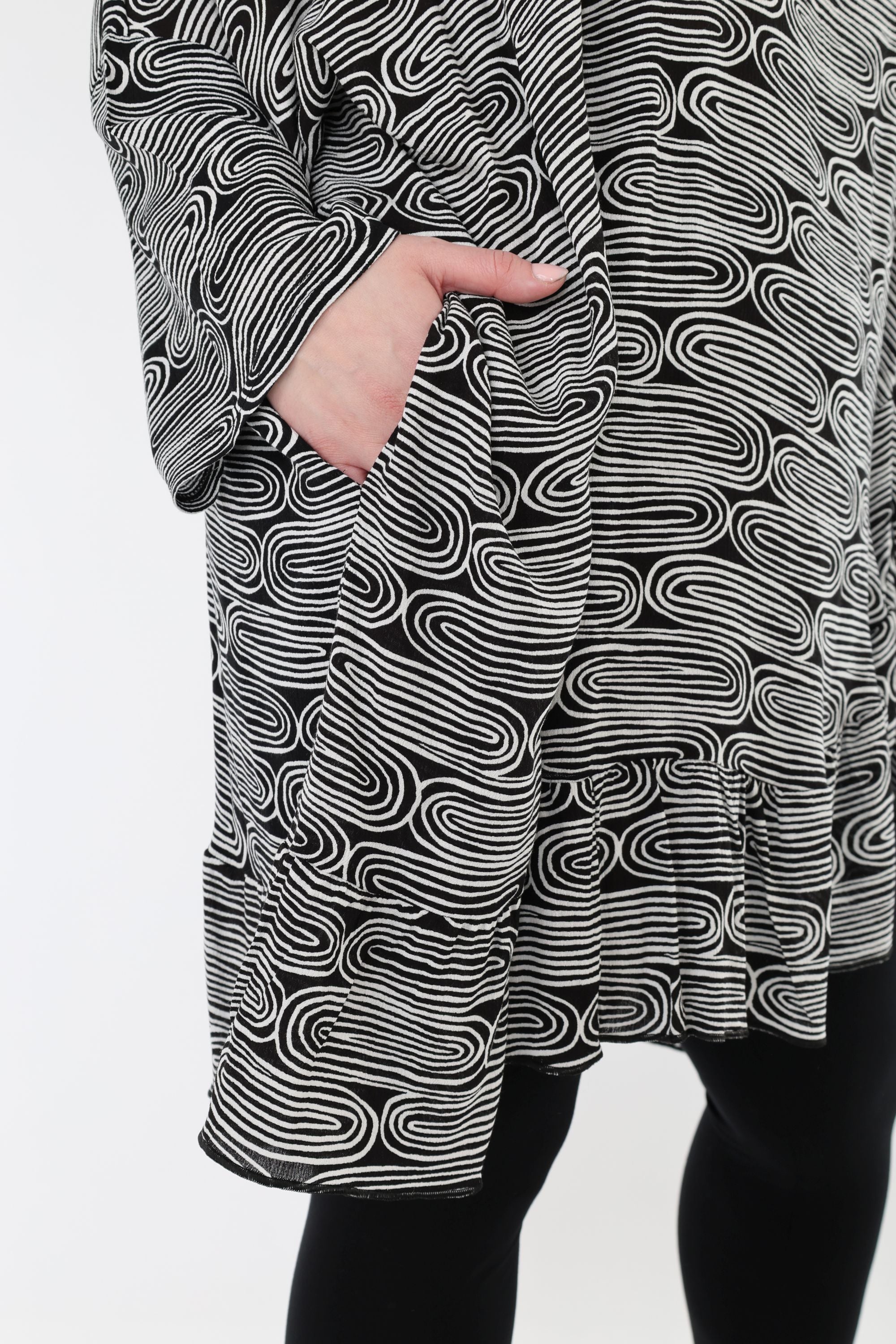 AKH Fashion 6911 Big Shirt, Black and White