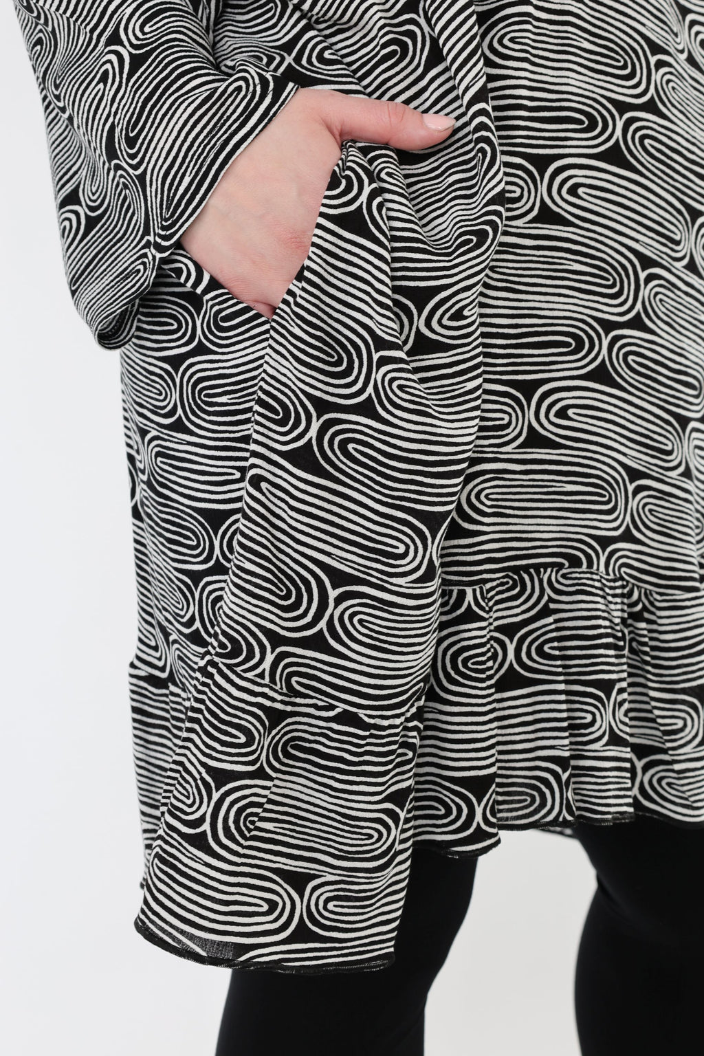 AKH Fashion 6911 Big Shirt, Black and White