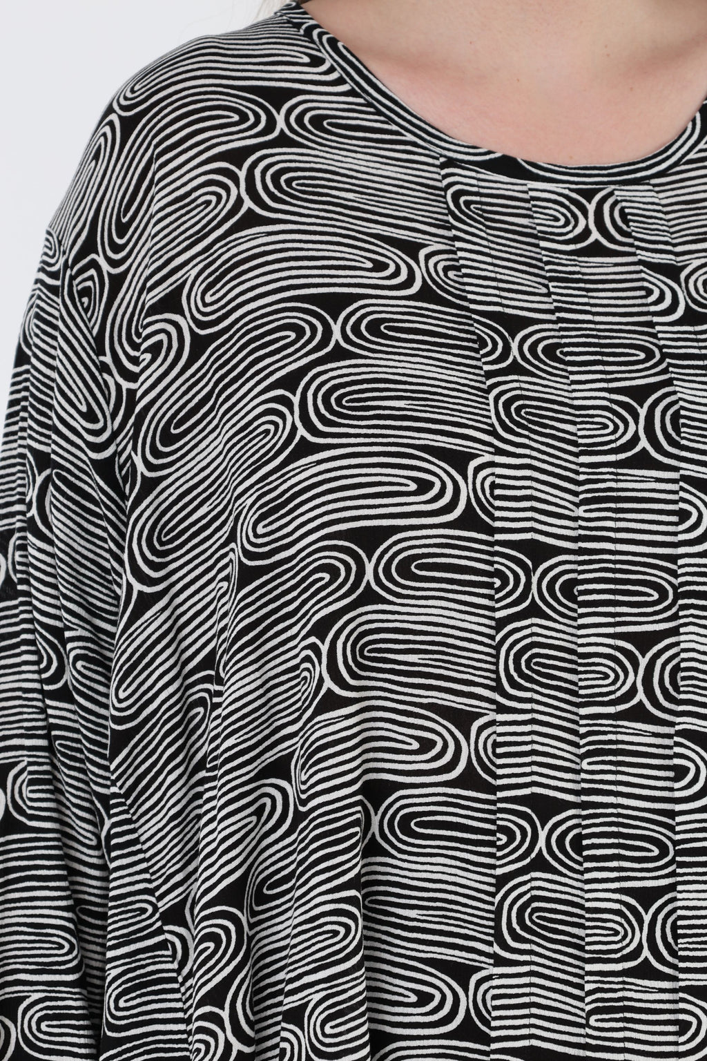 AKH Fashion 7069 Big Shirt, Black and White