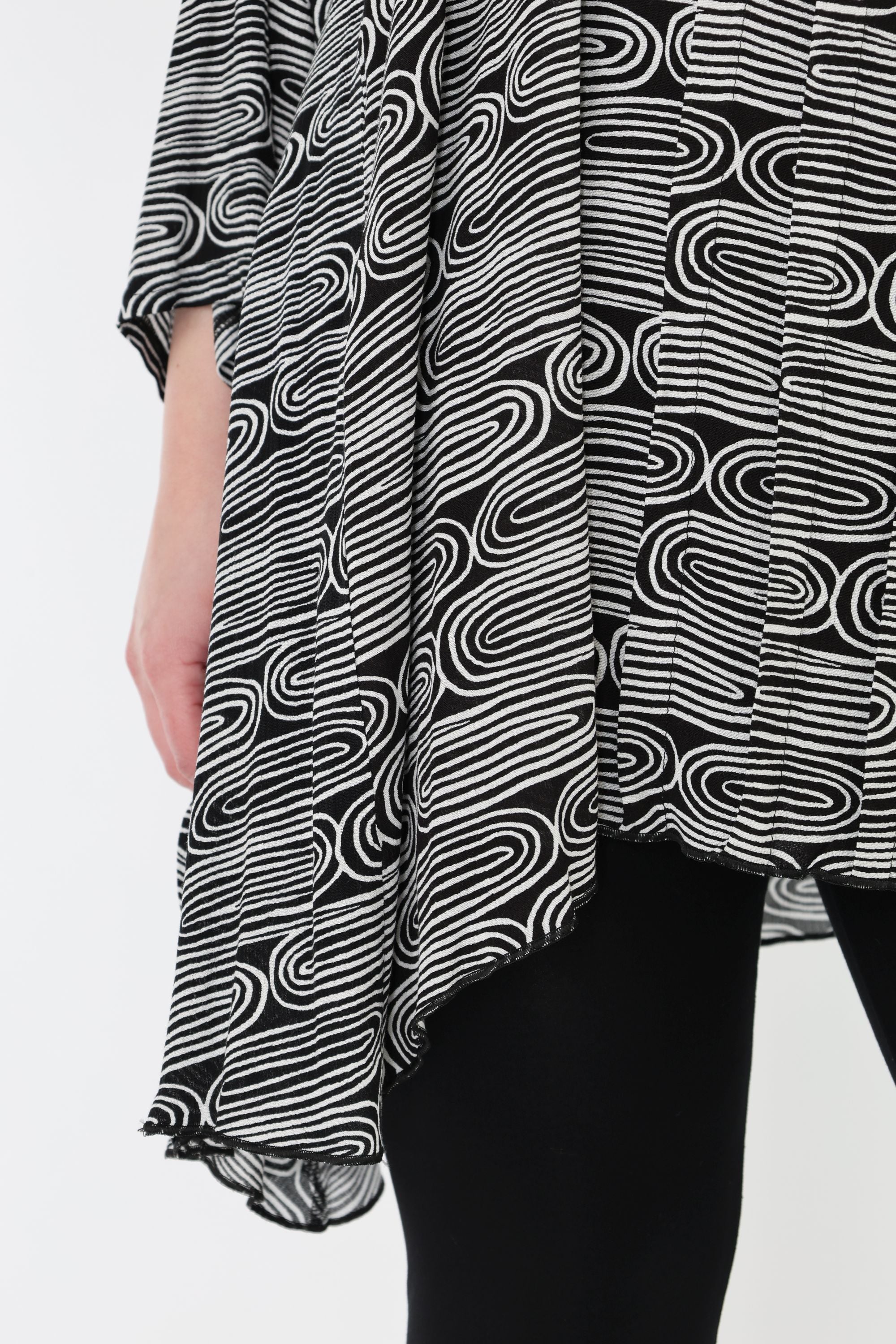 AKH Fashion 7069 Big Shirt, Black and White