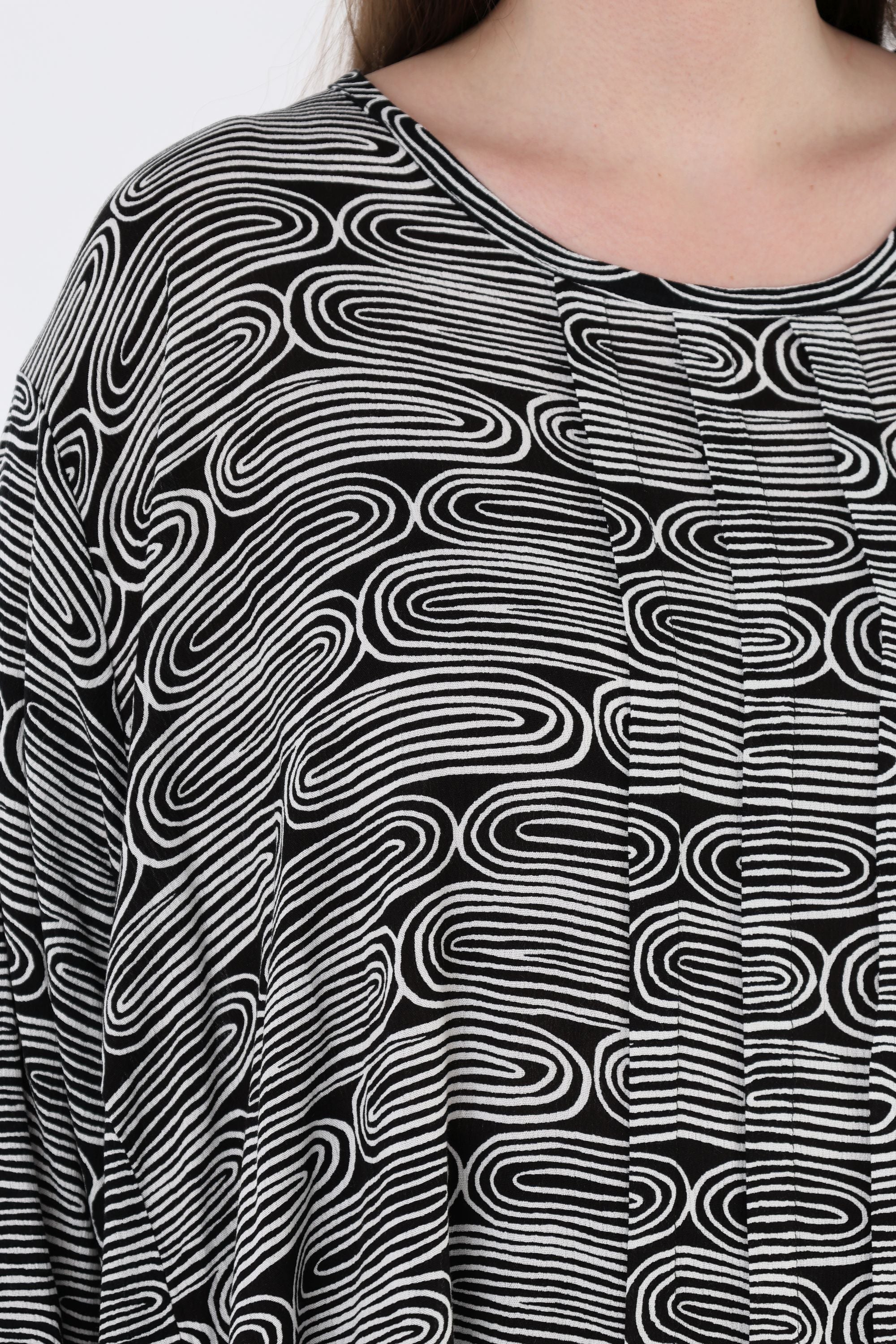 AKH Fashion 7069 Big Shirt, Black and White