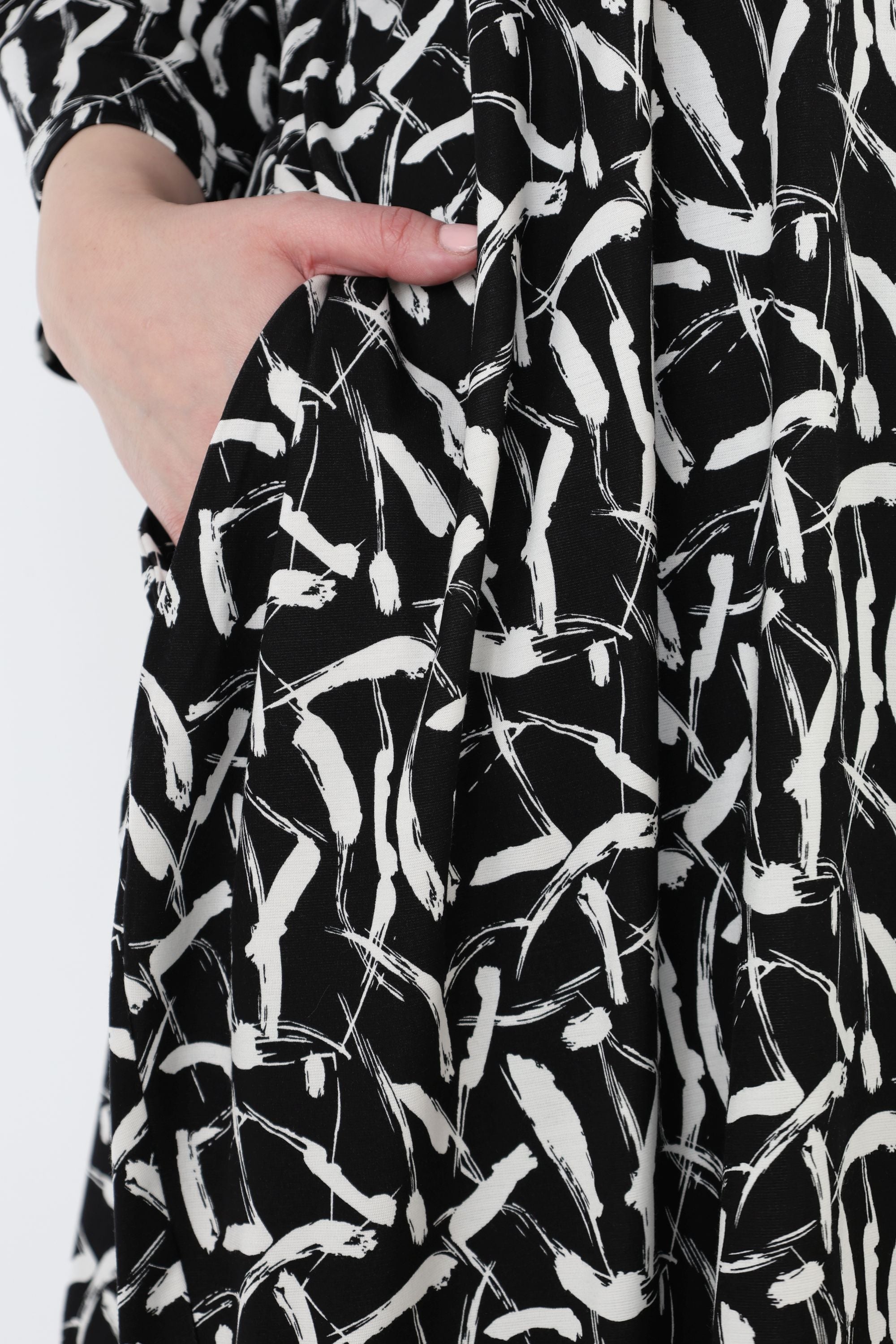 AKH Fashion 7198 Dress, Black-White