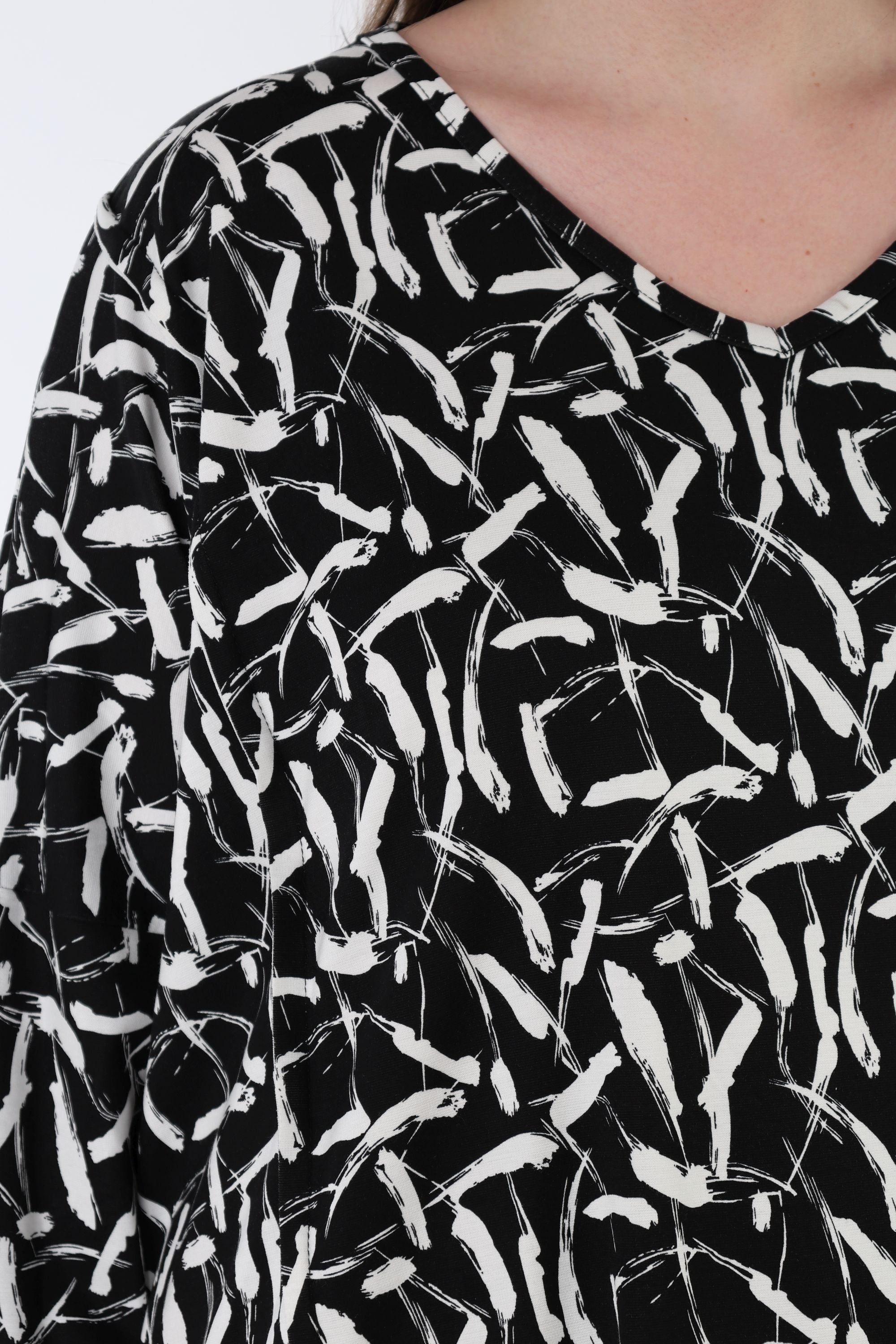 AKH Fashion 7718 Big Shirt, Black-White