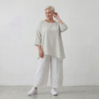 Luftiges Baumwoll-Shirt in A-Linie mit zipfeligem Saum