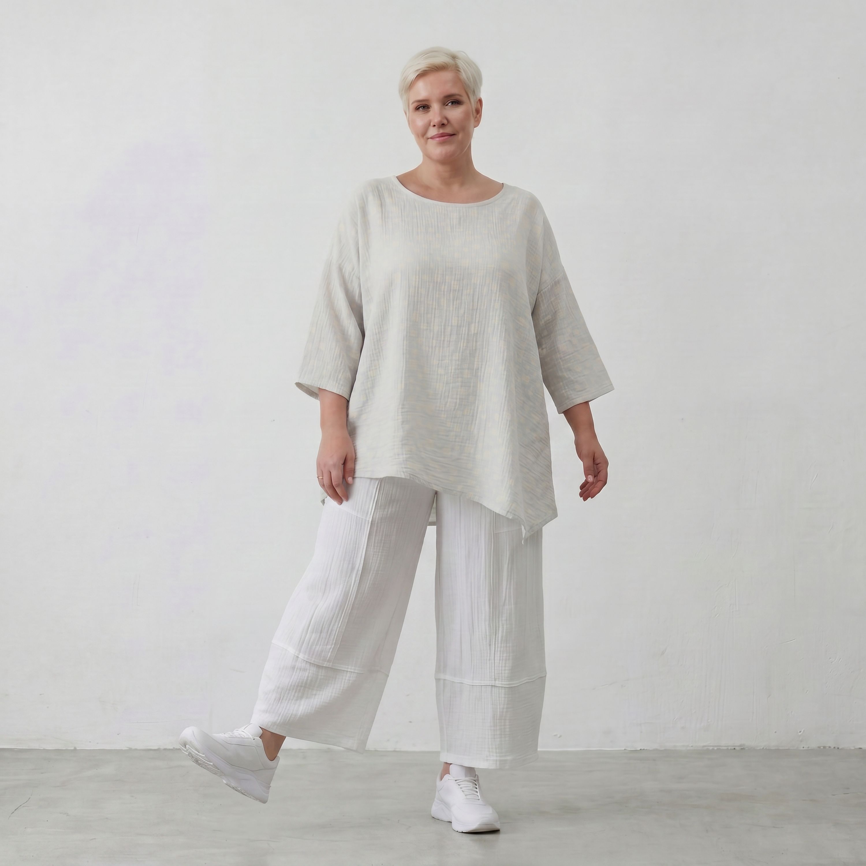 Luftiges Baumwoll-Shirt in A-Linie mit zipfeligem Saum