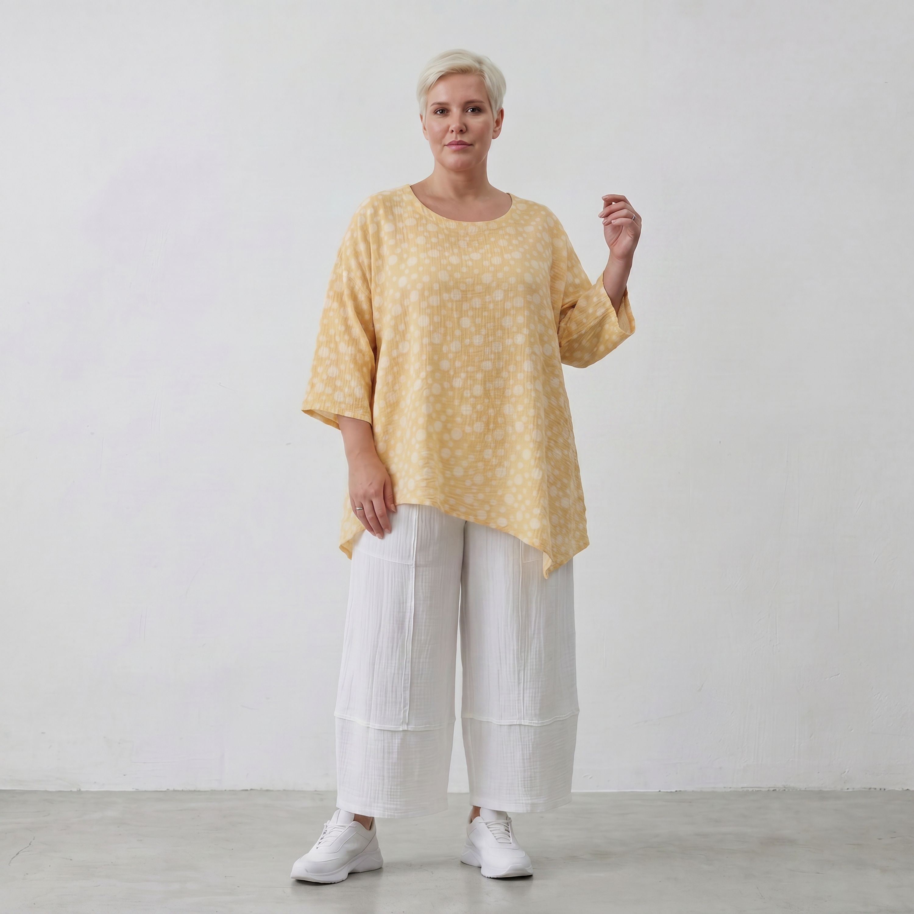 Luftiges Baumwoll-Shirt in A-Linie mit zipfeligem Saum