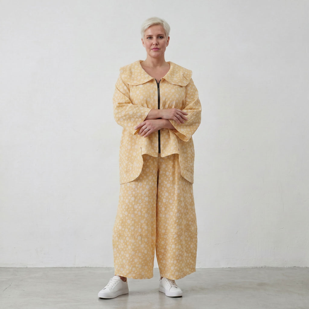 Weite Marlene-Hose aus Baumwoll-Mousseline in Gelb und Ecru