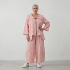 Weite Marlene-Hose aus Baumwoll-Mousseline in Rosa und Ecru