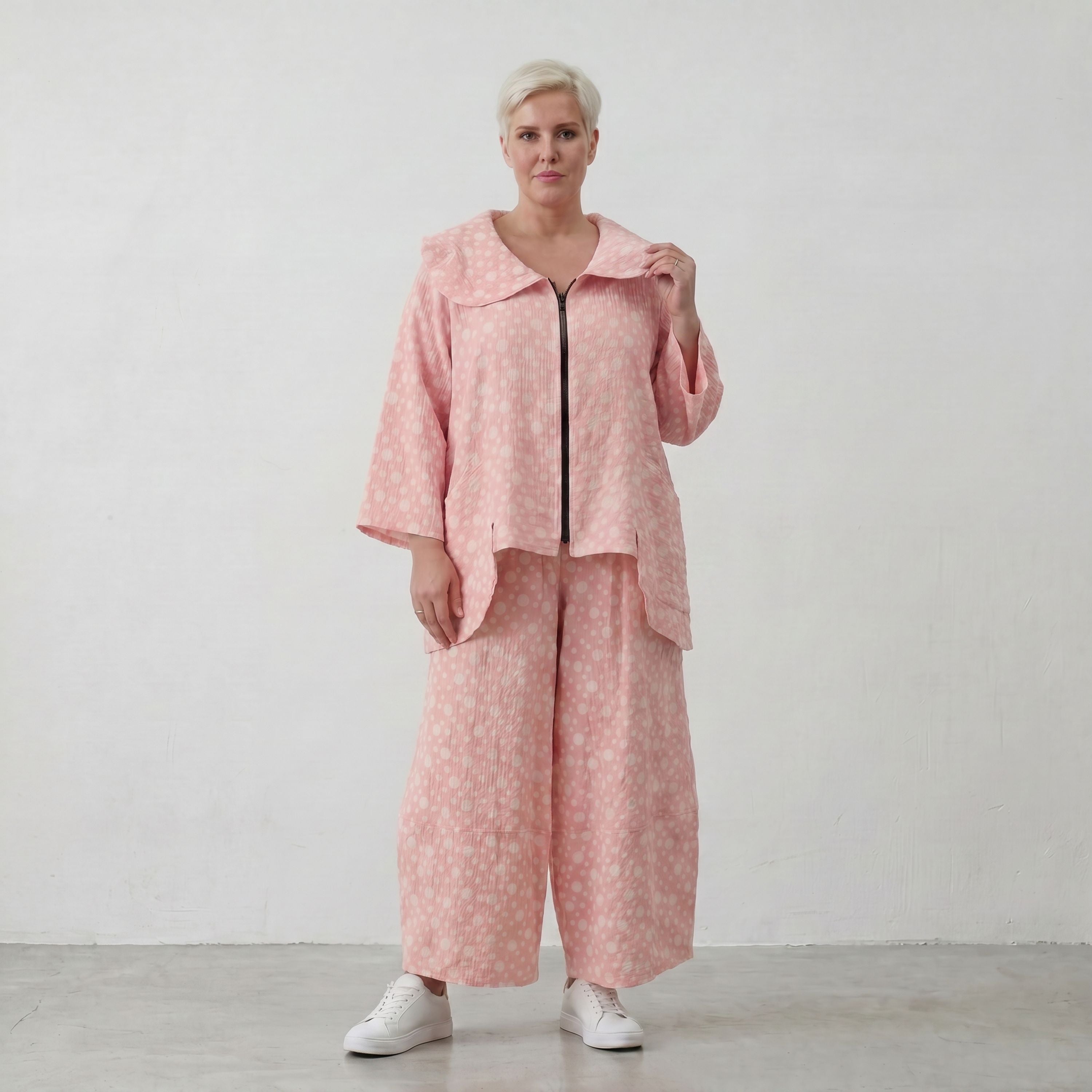 Weite Marlene-Hose aus Baumwoll-Mousseline in Rosa und Ecru