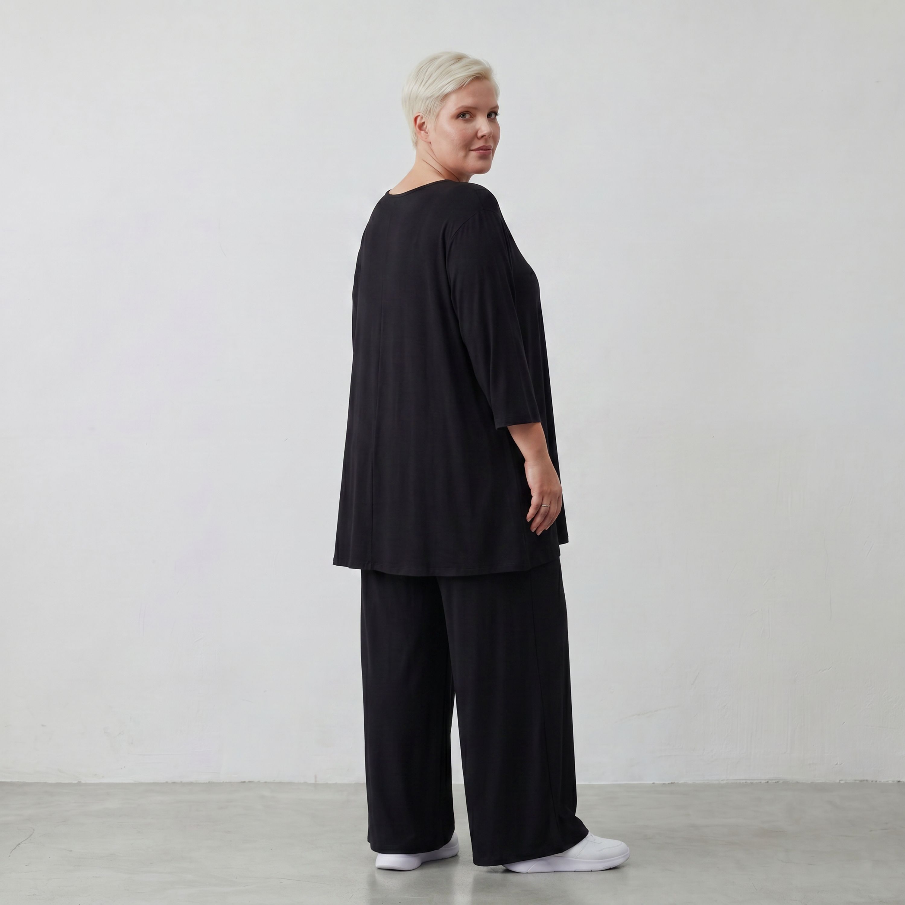 AKH Basics · Shirt · Skye · 1892 · Schwarz