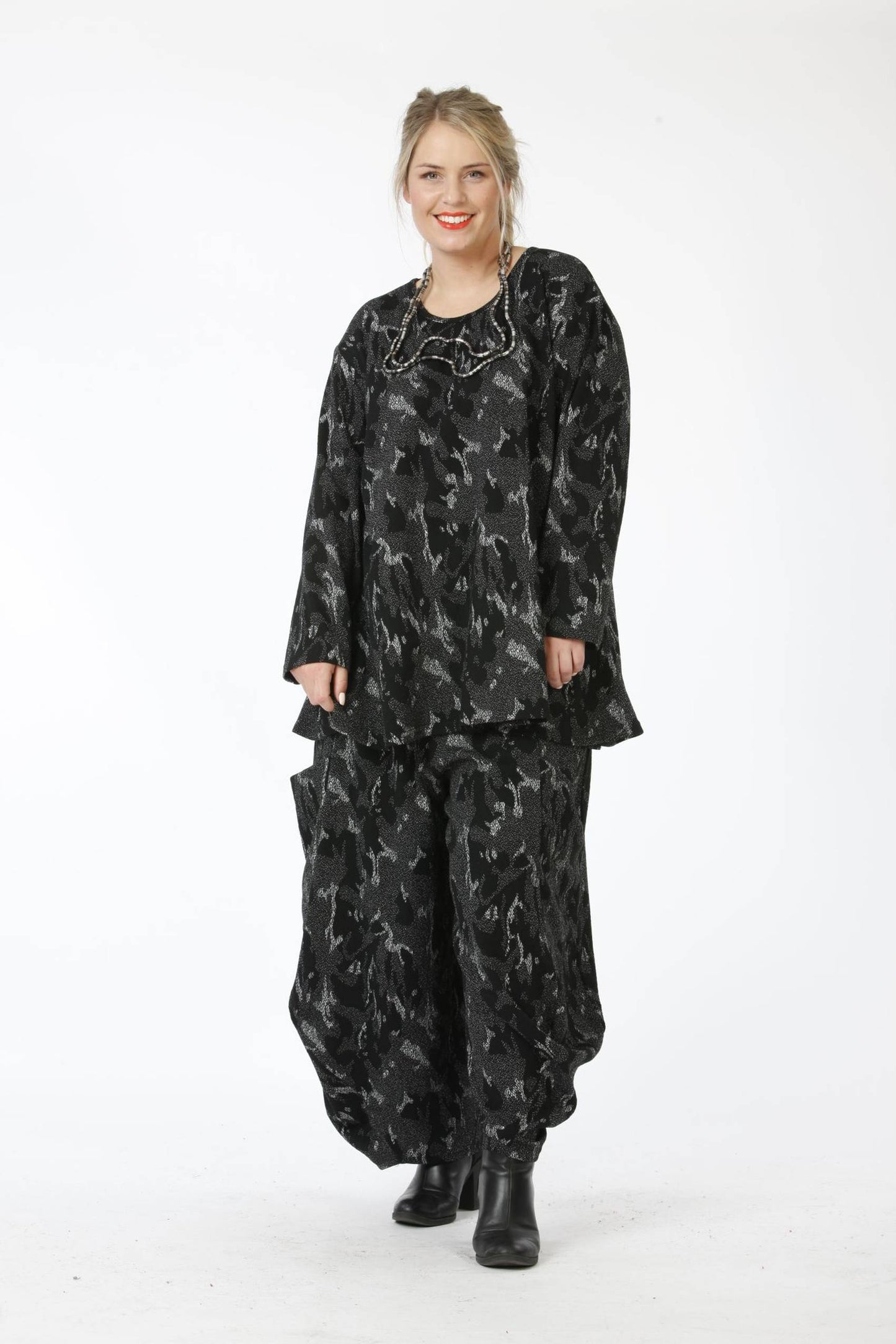 Transitional big shirt in bell shape made of jacquard quality, Mili in black-gray