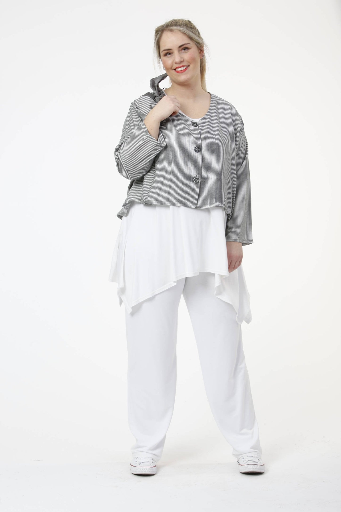 Summer jacket in a rounded shape made of poplin quality, border in light gray and white