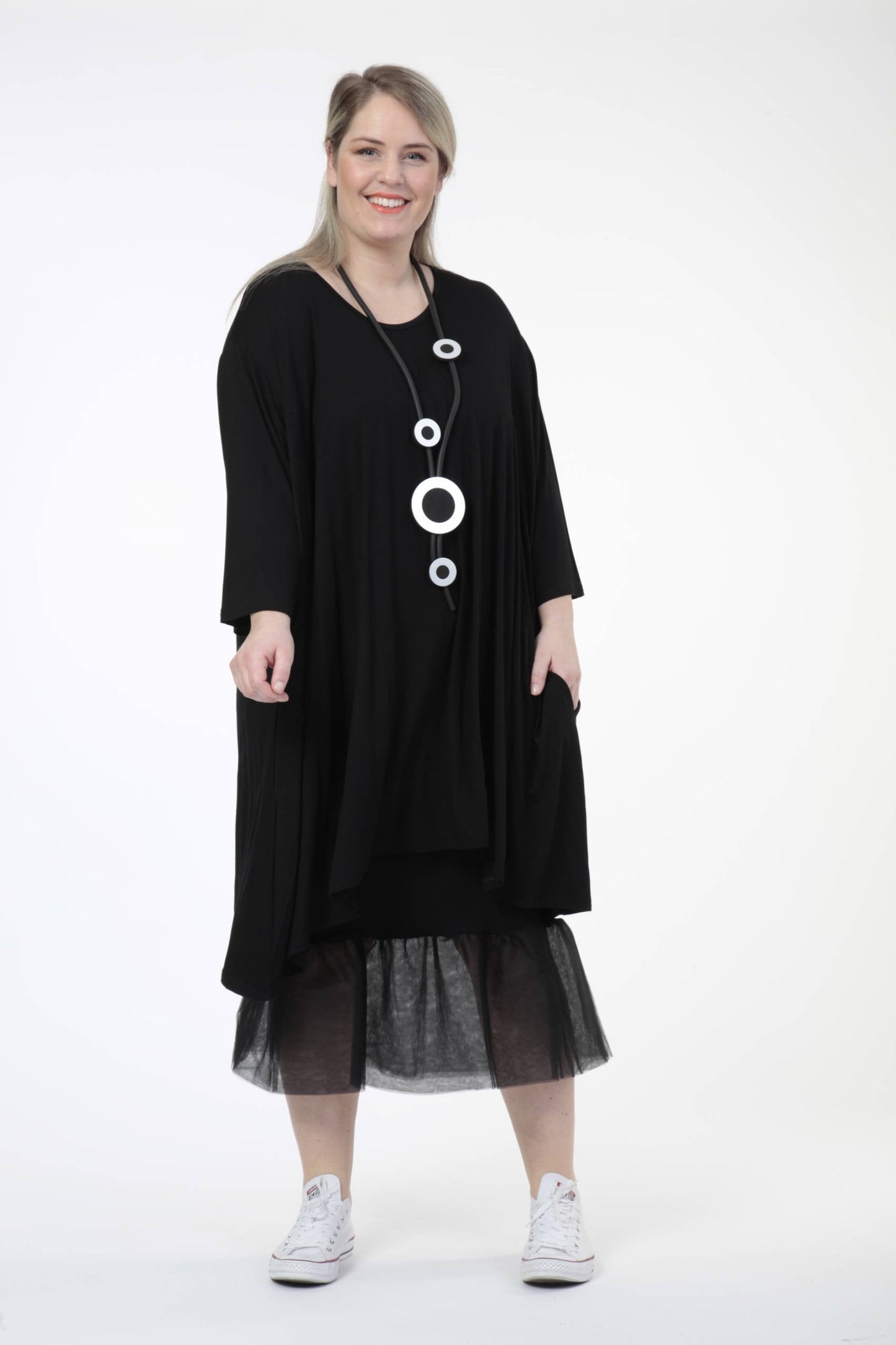 Everyday big shirt in balloon shape made of fine jersey quality, viscose basics in black