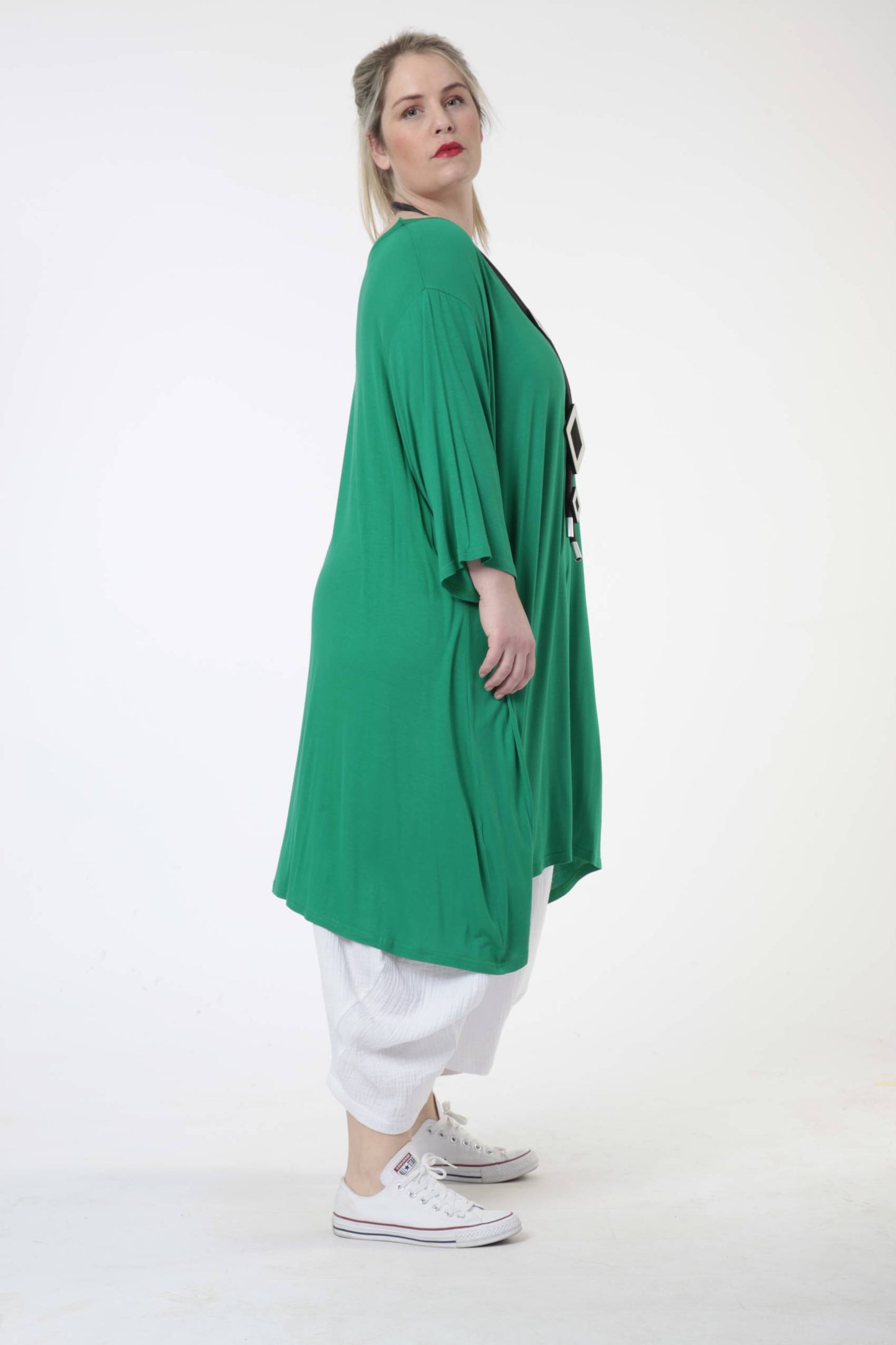 Everyday big shirt in the shape of fine jersey quality, viscose basics in green
