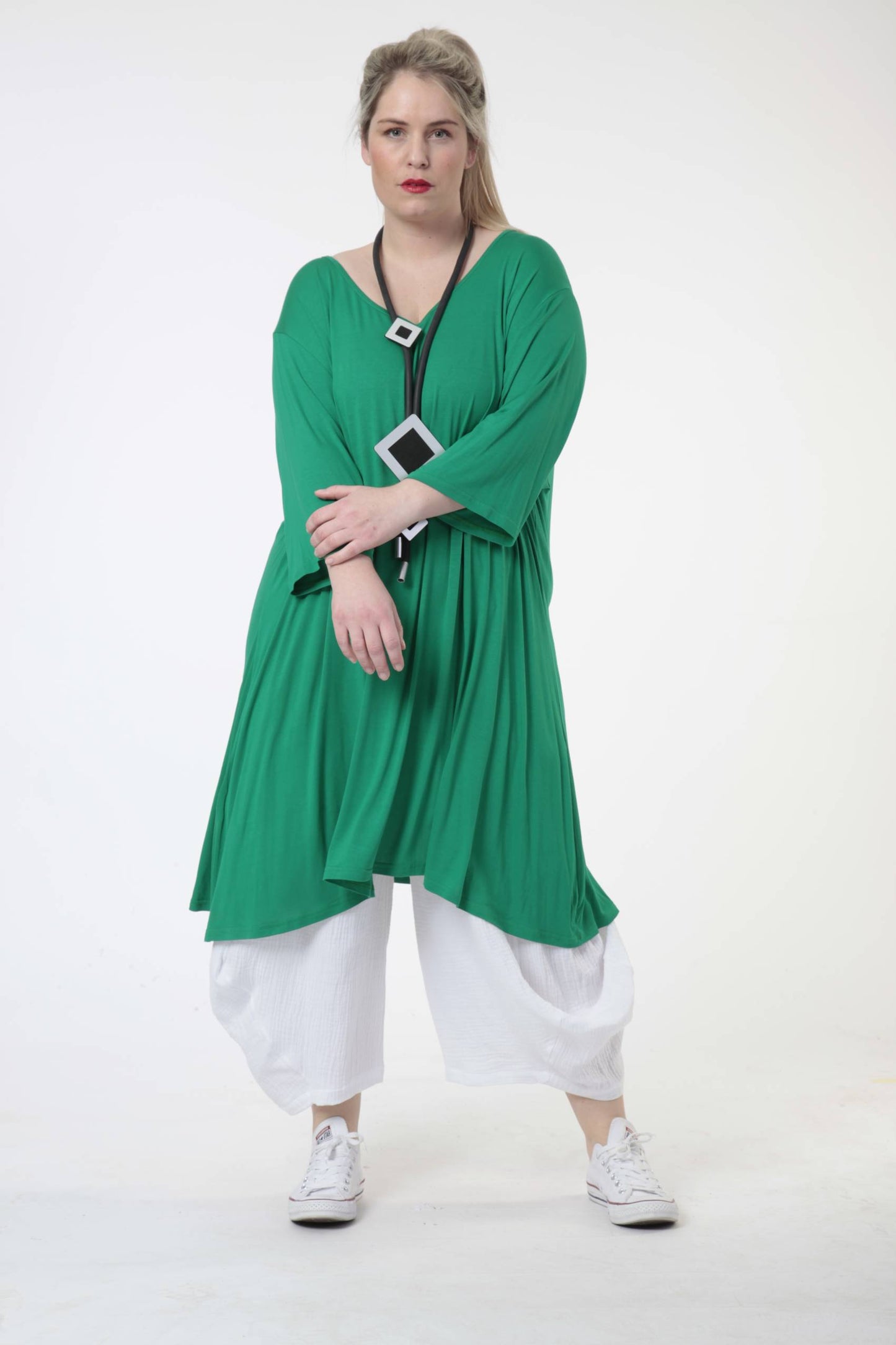 Everyday big shirt in the shape of fine jersey quality, viscose basics in green