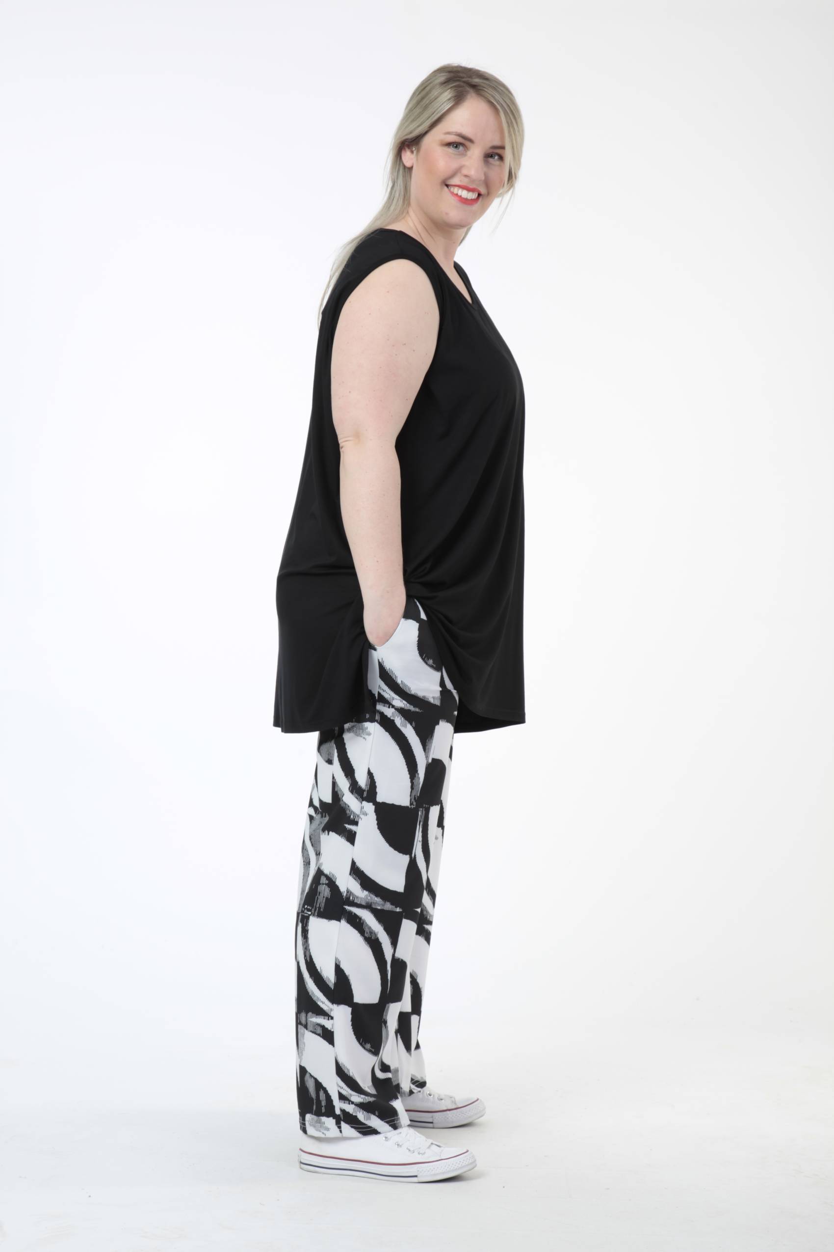 Sommer Hose in gerader Form aus er Satin Qualität, Bellamy in Schwarz-Wollweiß