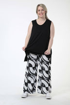 Summer trousers in a straight shape made of satin quality, Bellamy in black and off-white