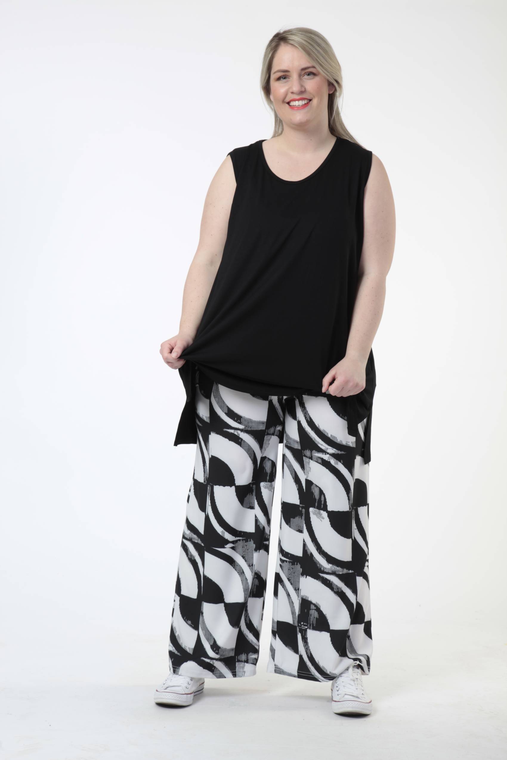 Sommer Hose in gerader Form aus er Satin Qualität, Bellamy in Schwarz-Wollweiß