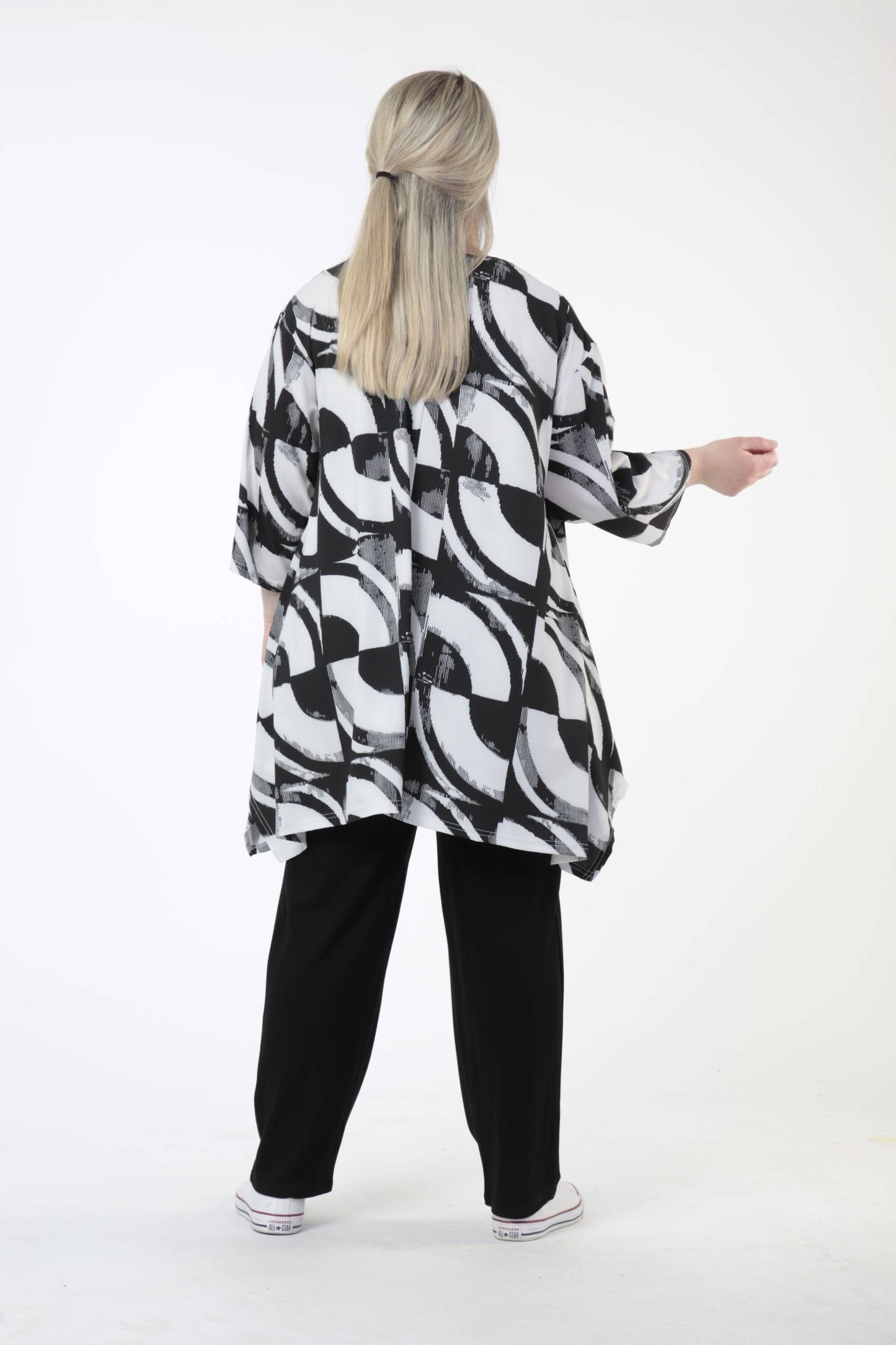 Summer big shirt in A-shape made of satin quality, Bellamy in black and off-white