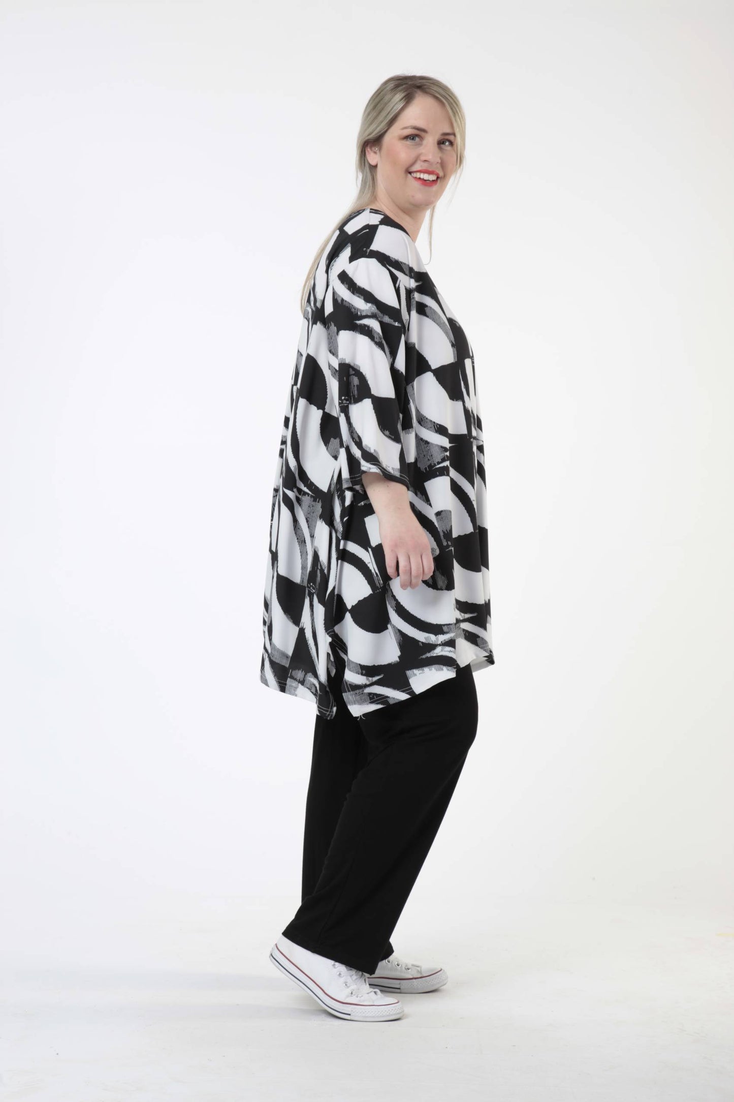 Summer big shirt in A-shape made of satin quality, Bellamy in black and off-white