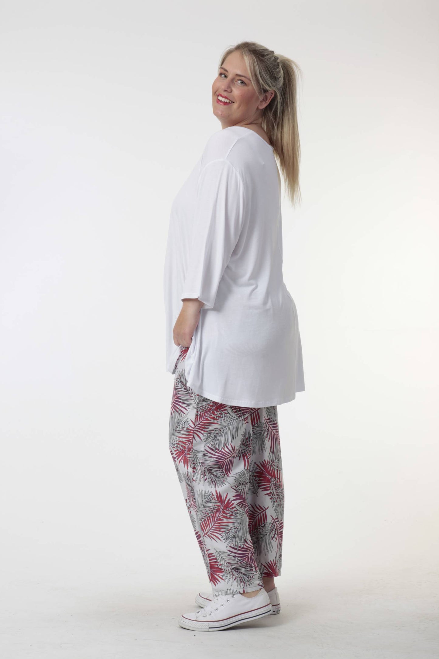 Summer trousers in a straight shape made of poplin quality, Sabzi palm leaf in palm leaf