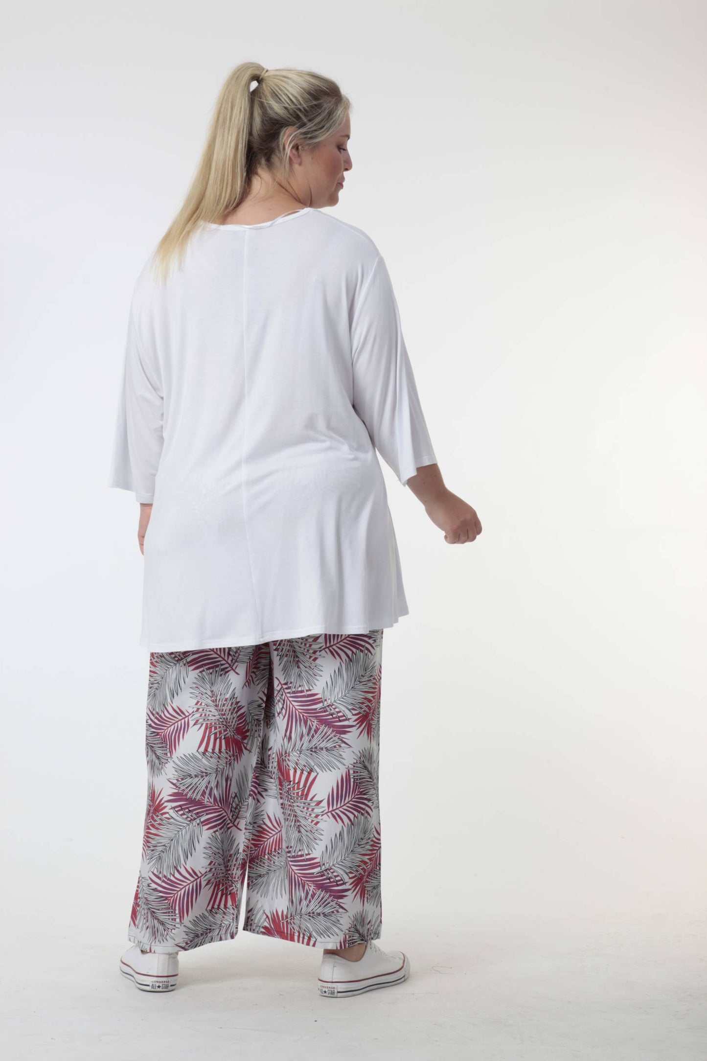 Summer trousers in a straight shape made of poplin quality, Sabzi palm leaf in palm leaf