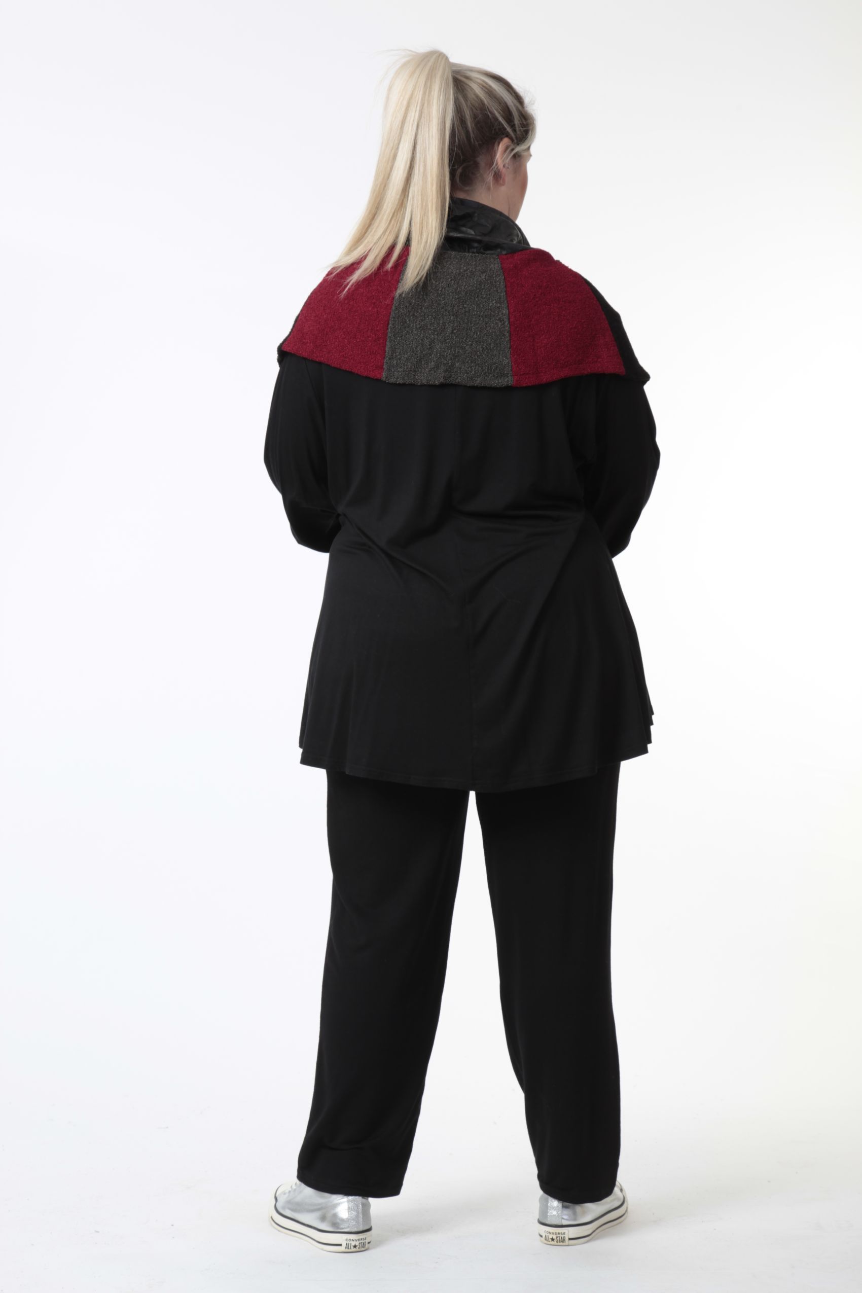Winter Kragen in A-Form aus er Plüsch Qualität, Kragen in Schwarz-Grau-Rot