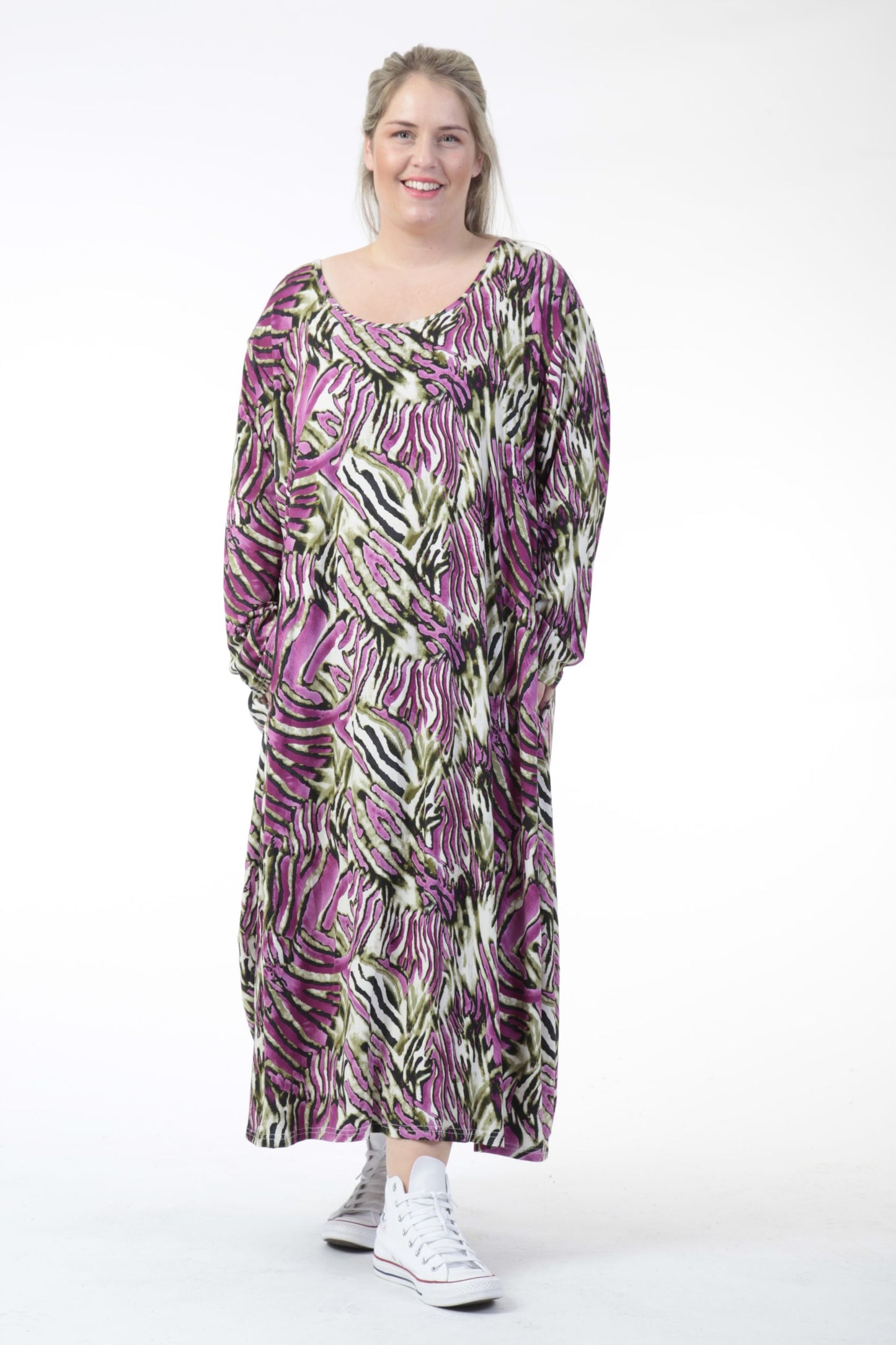 Transitional dress in balloon shape made of jersey quality, animal in natural purple