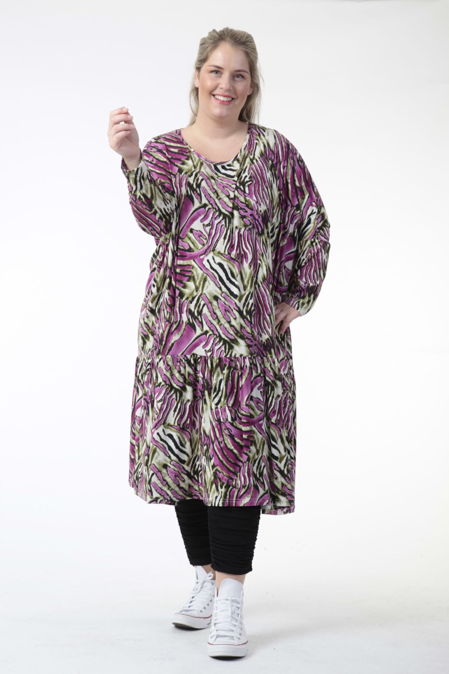 Transition big shirt in a straight shape made of jersey quality, animal in natural purple