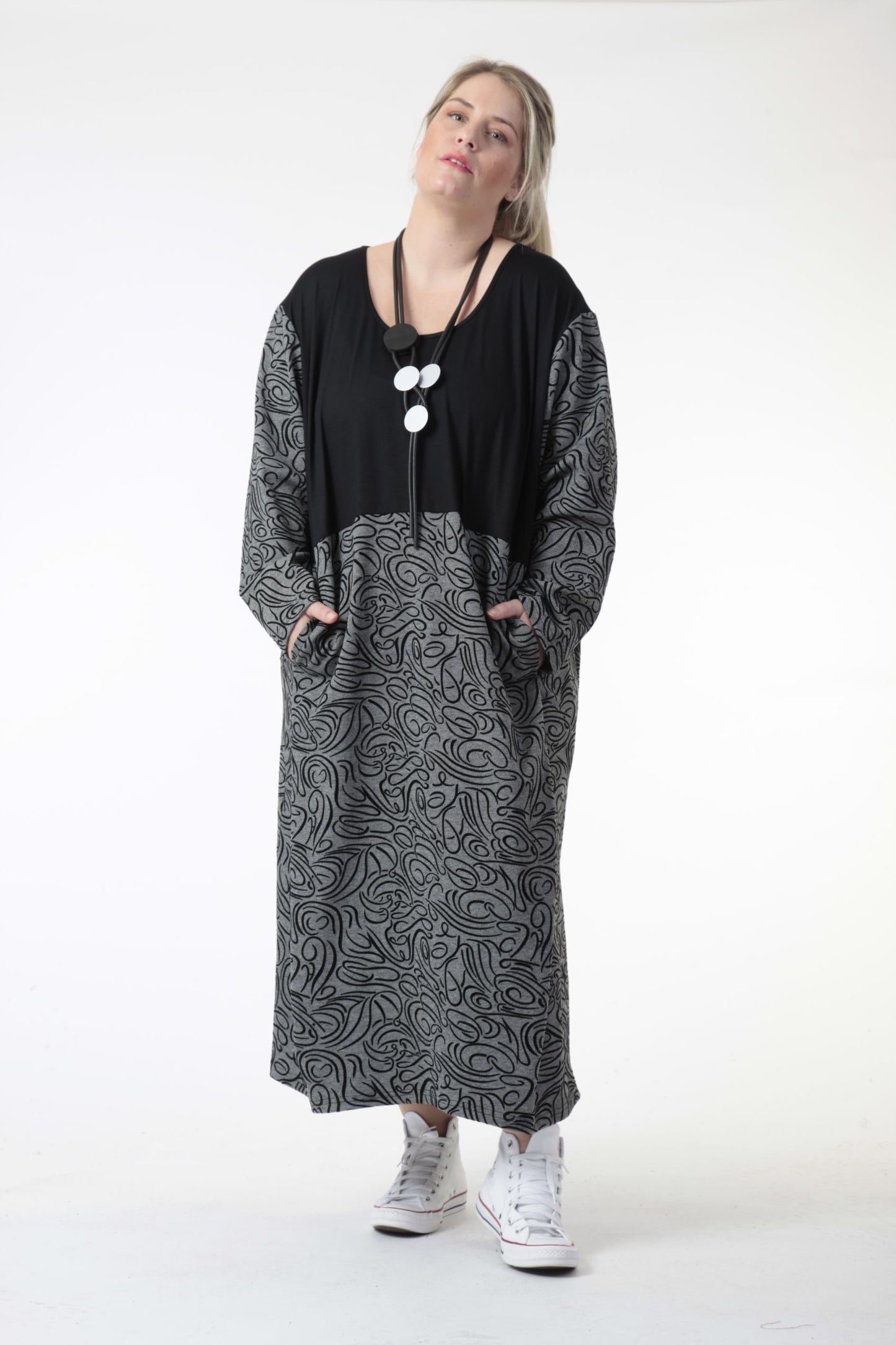 Winter dress in balloon shape made of jacquard quality, slay top in gray-black