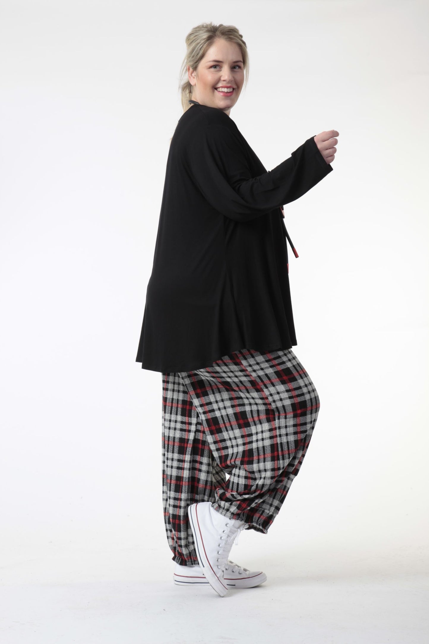 Winter trousers in the shape of jersey quality, tartan in grey-red